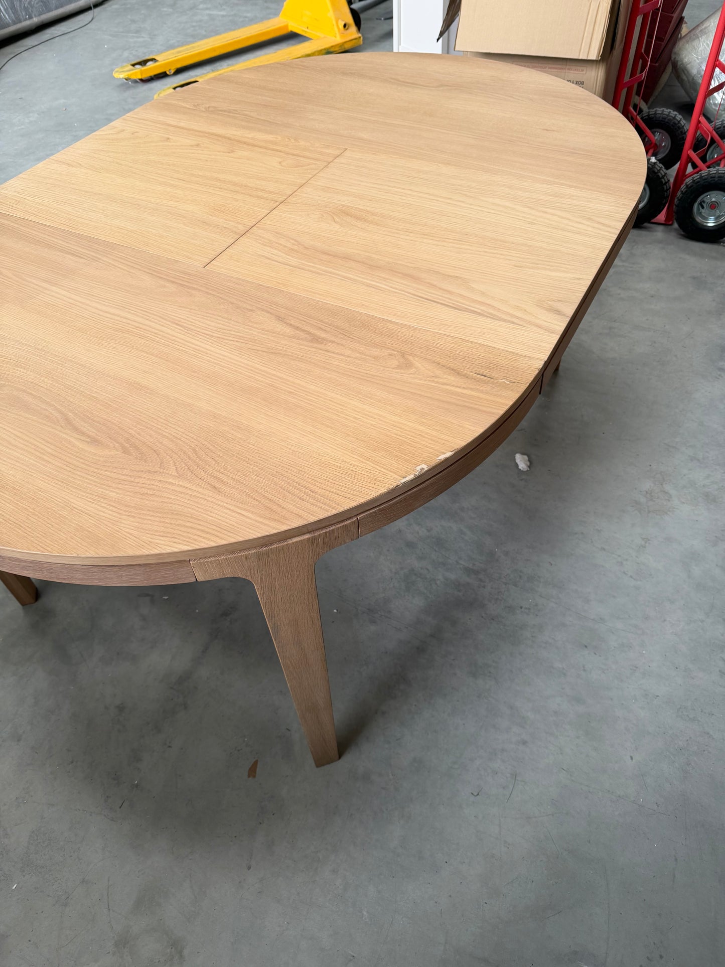 MIRA II RND TBLE EXT OAK