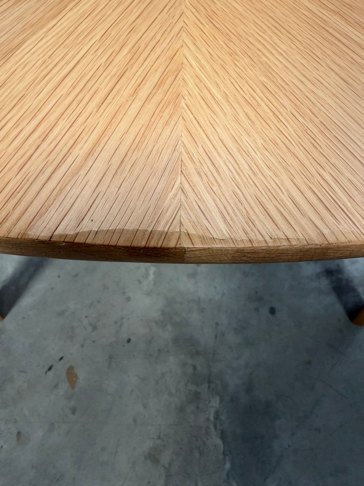 John Lewis Dining Table Round 4-6 Seater Notch