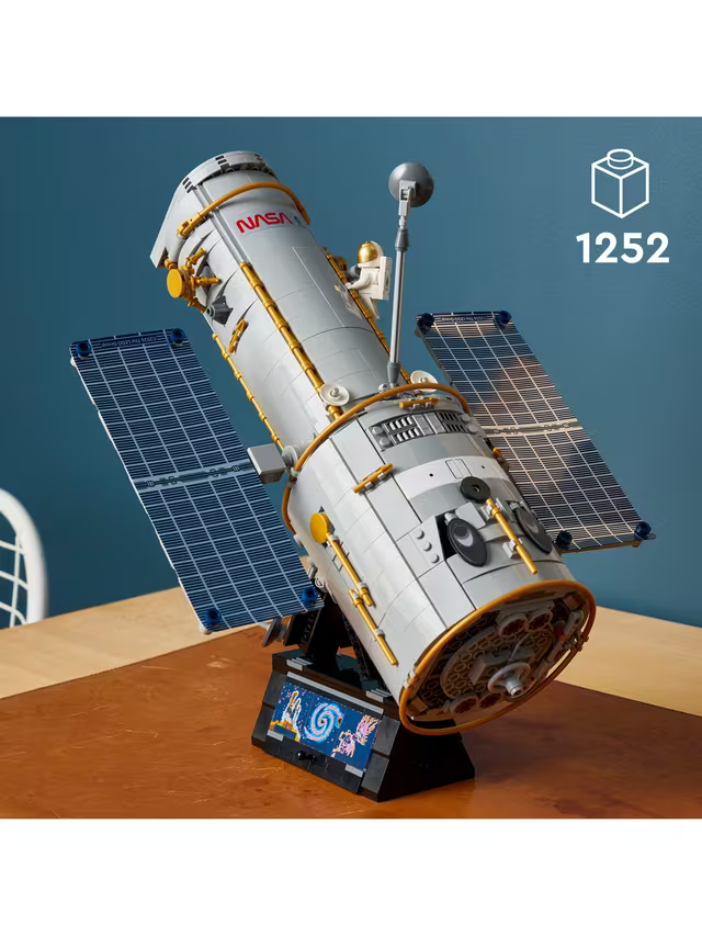 LEGO Icons 11382 Hubble Space Telescope