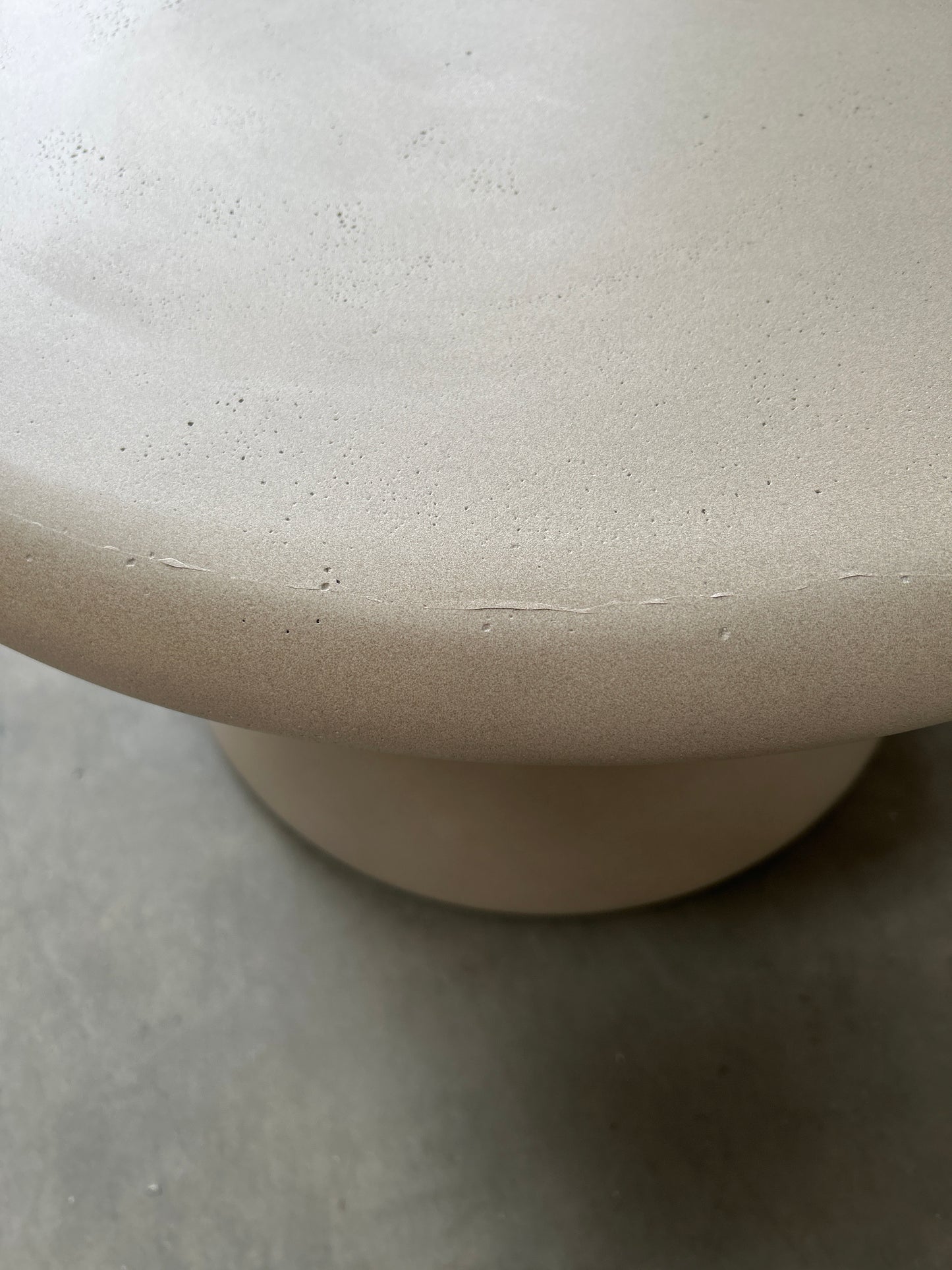 Pavia Coff Tab Concrete - LIST