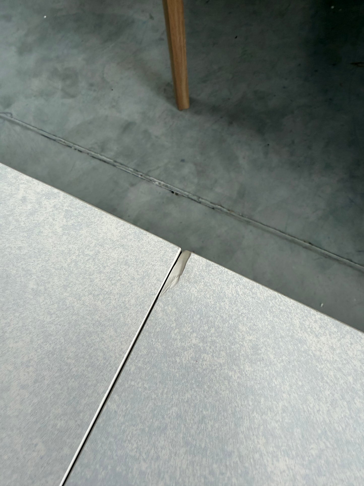 Mira ceramic dining tbl AS03