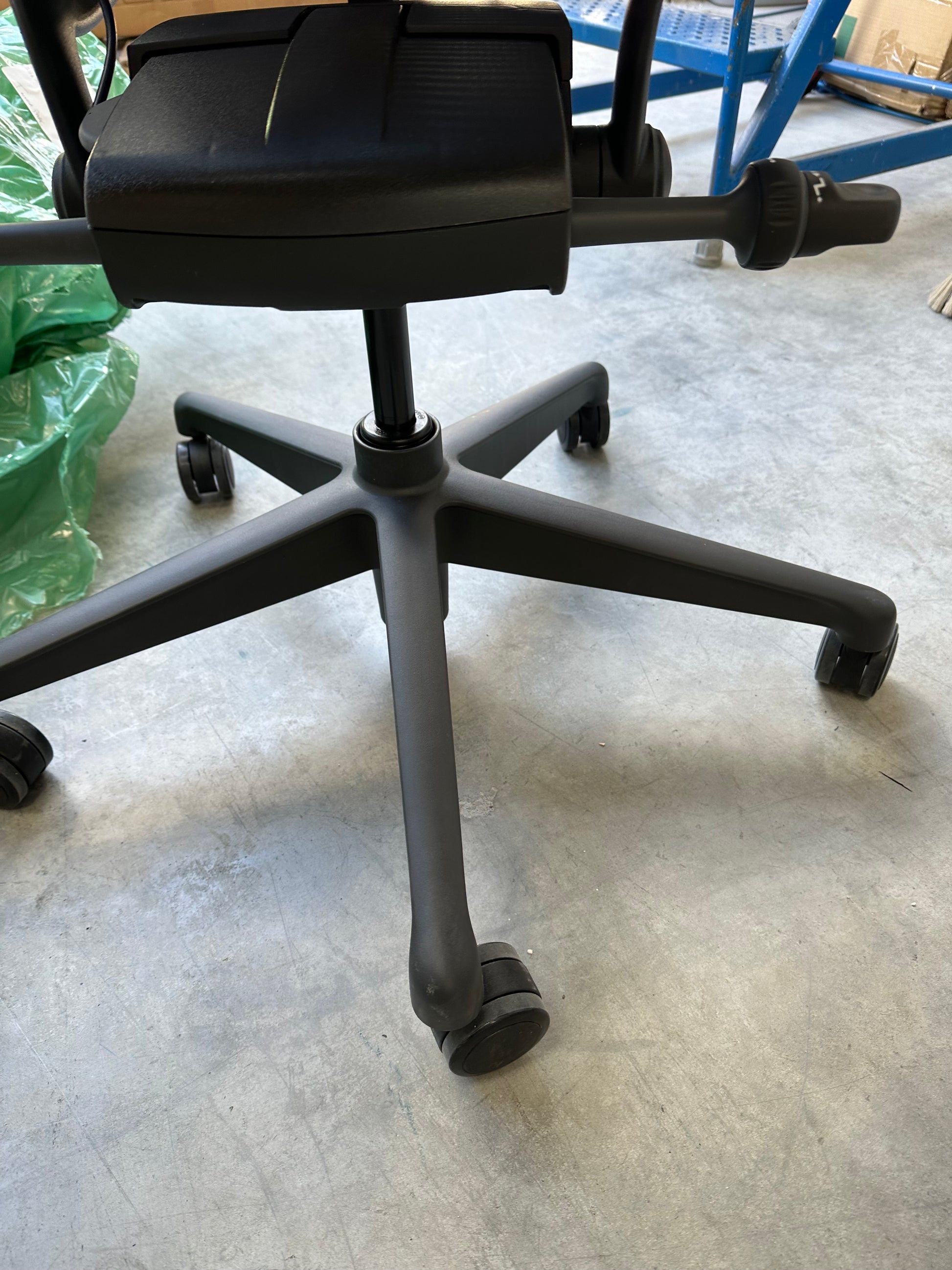 Herman Miller Aeron Office Chair, Graphite Size B