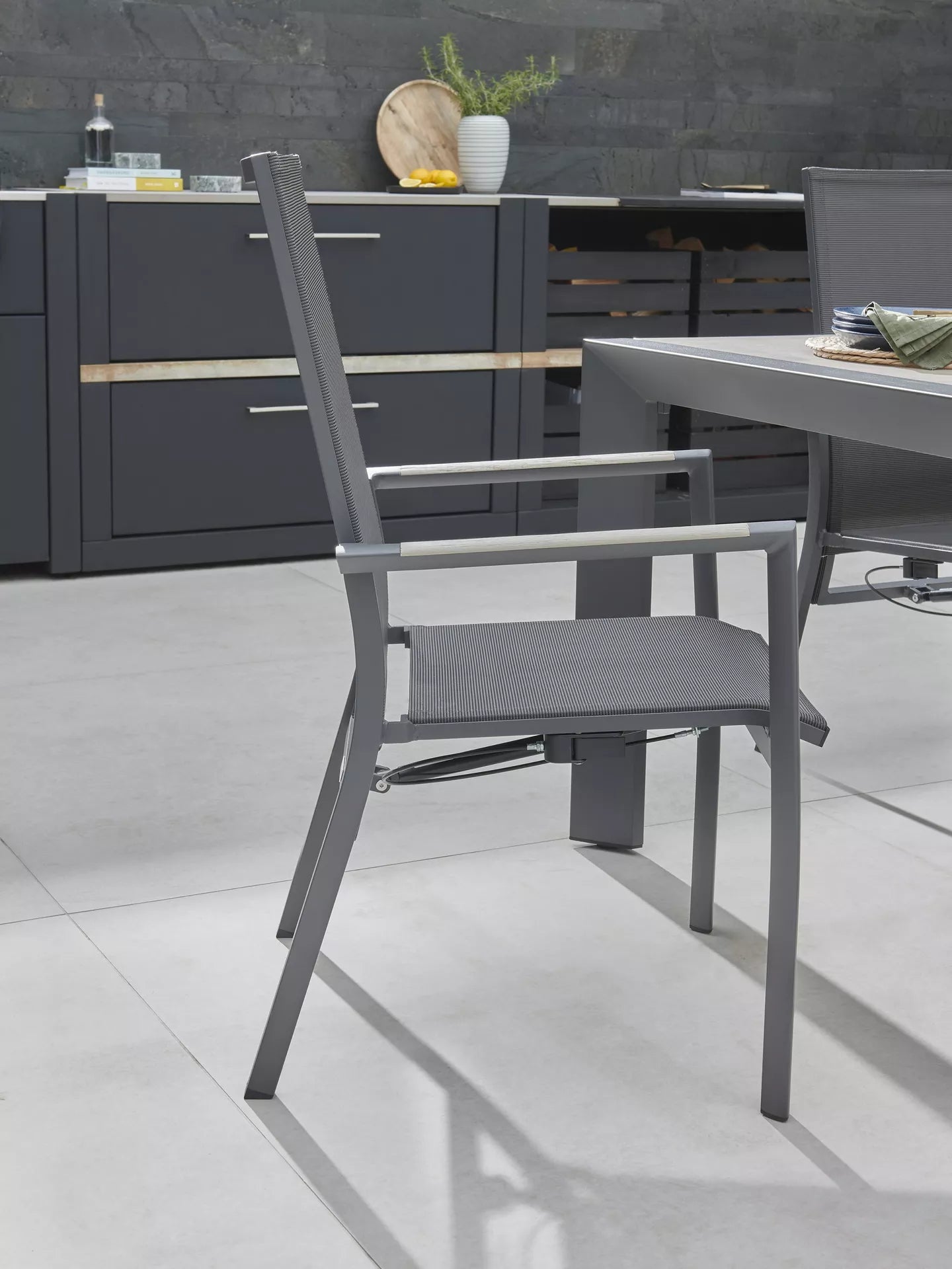KETTLER Surf Active 6-Seater Garden Dining Table & Reclining Chairs Set, Grey