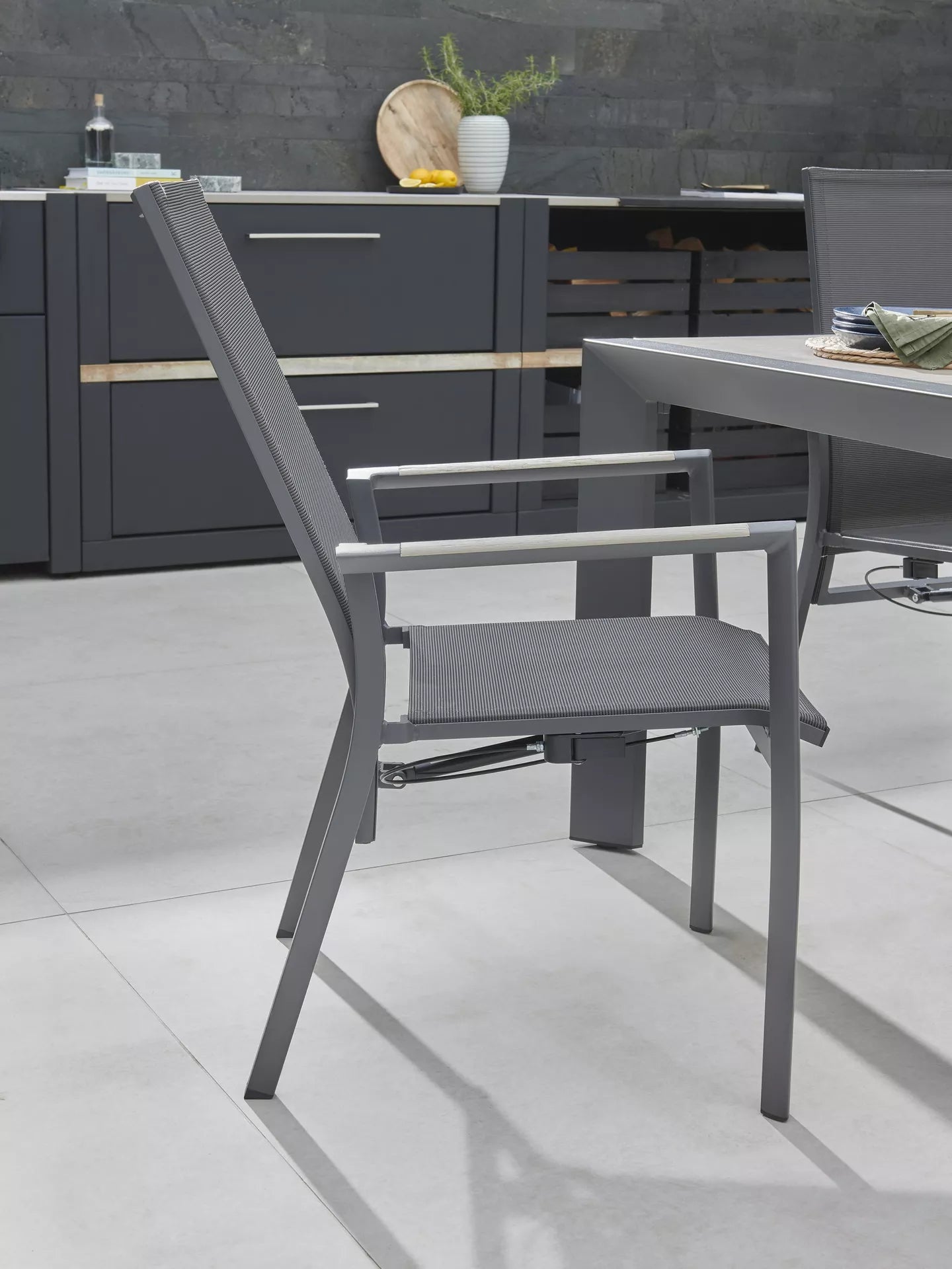 KETTLER Surf Active 6-Seater Garden Dining Table & Reclining Chairs Set, Grey