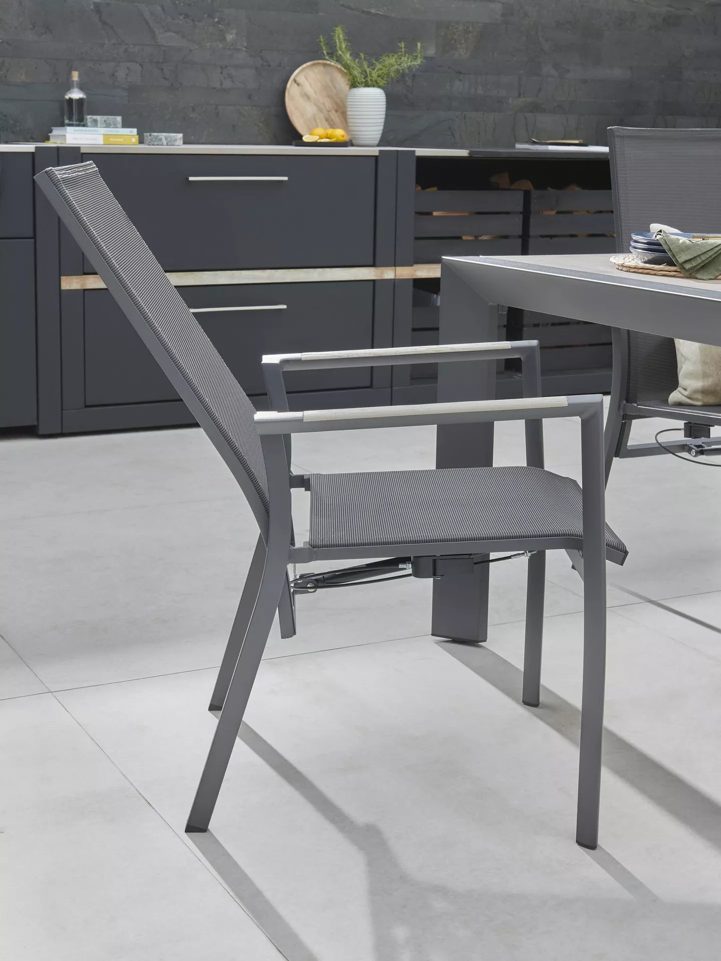 KETTLER Surf Active 6-Seater Garden Dining Table & Reclining Chairs Set, Grey