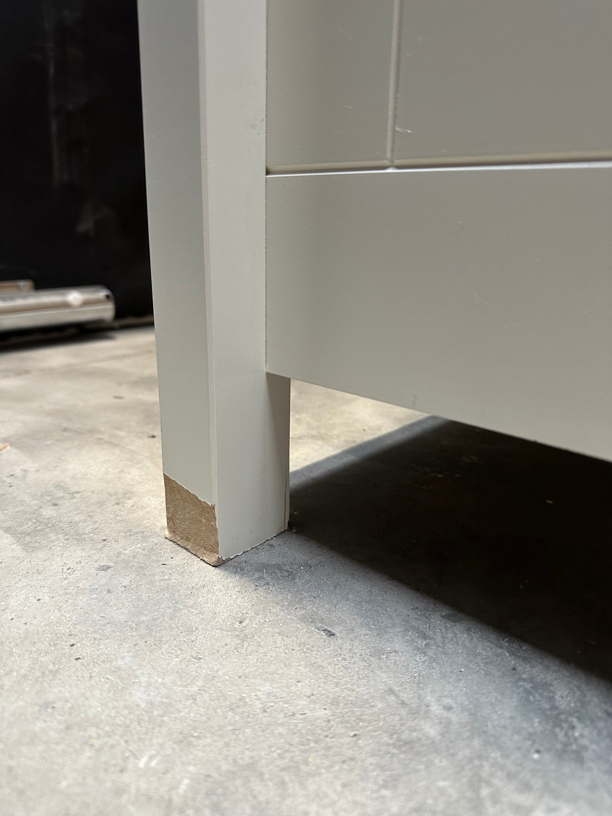 Julian Bowen Maine Triple Wardrobe with 2 Drawers Cream