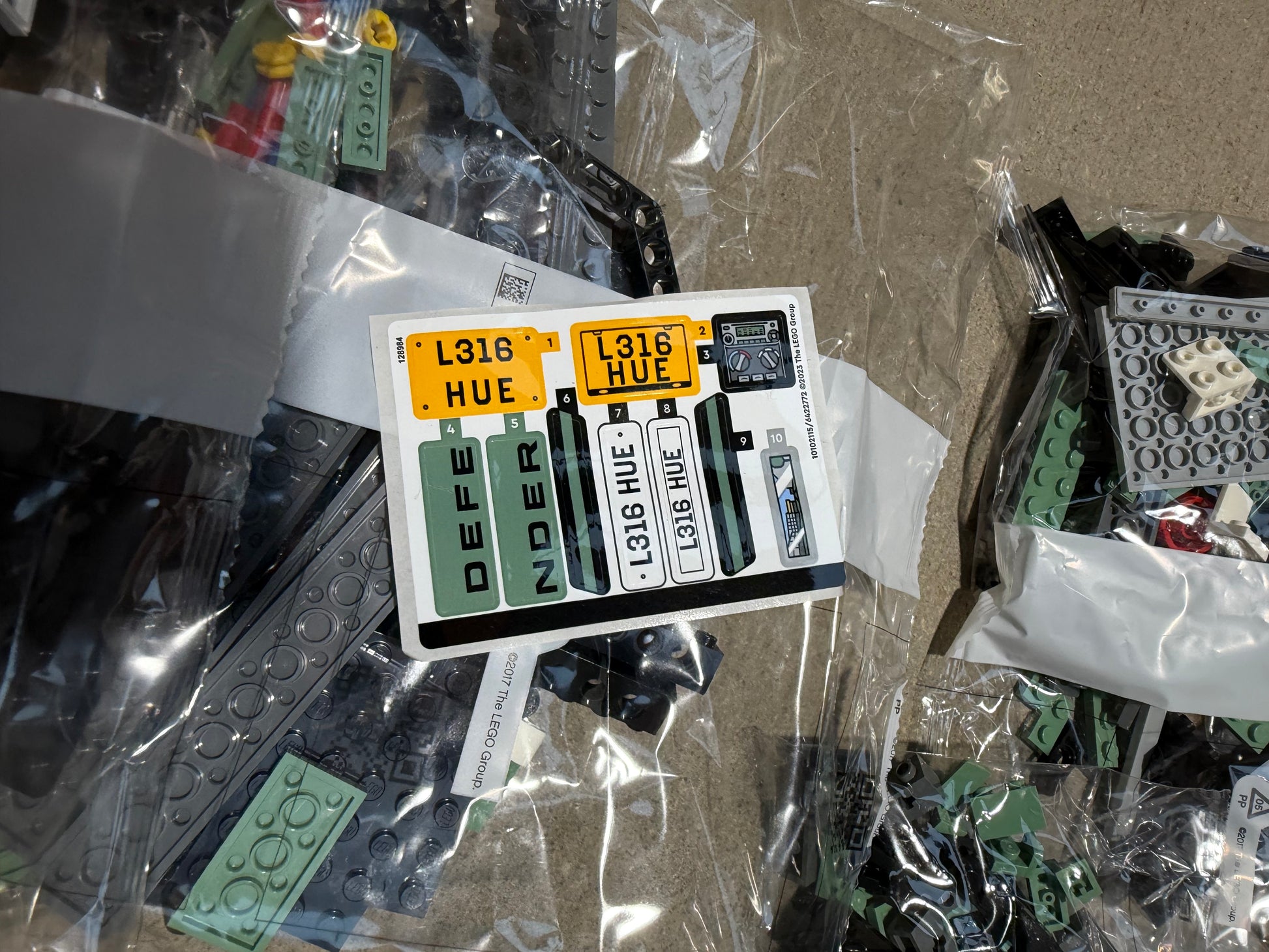 LEGO Icons 10317 Land Rover Classic Defender 90