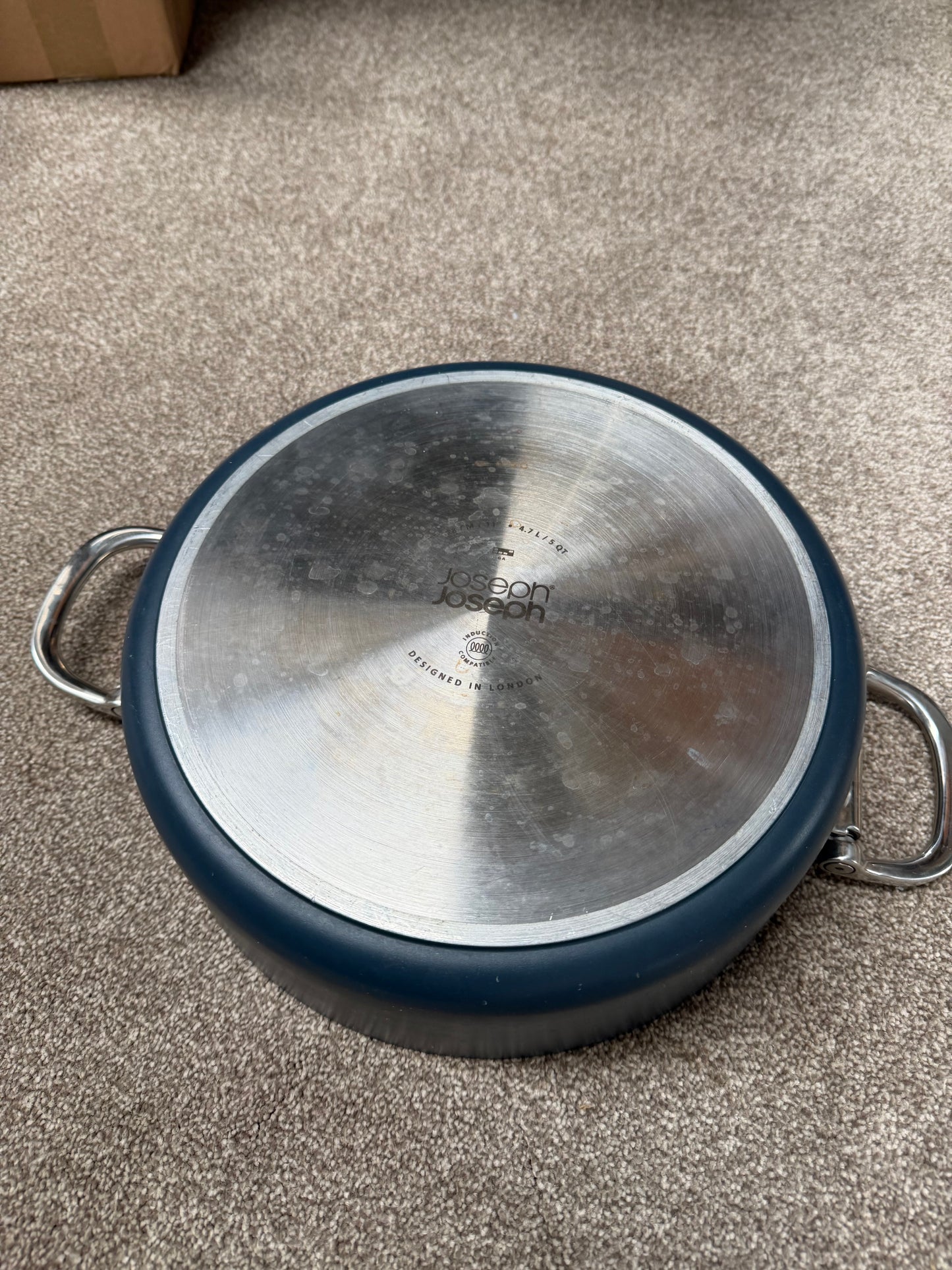 Joseph Joseph Space Folding Handle Aluminium Non-Stick Shallow Casserole & Lid,