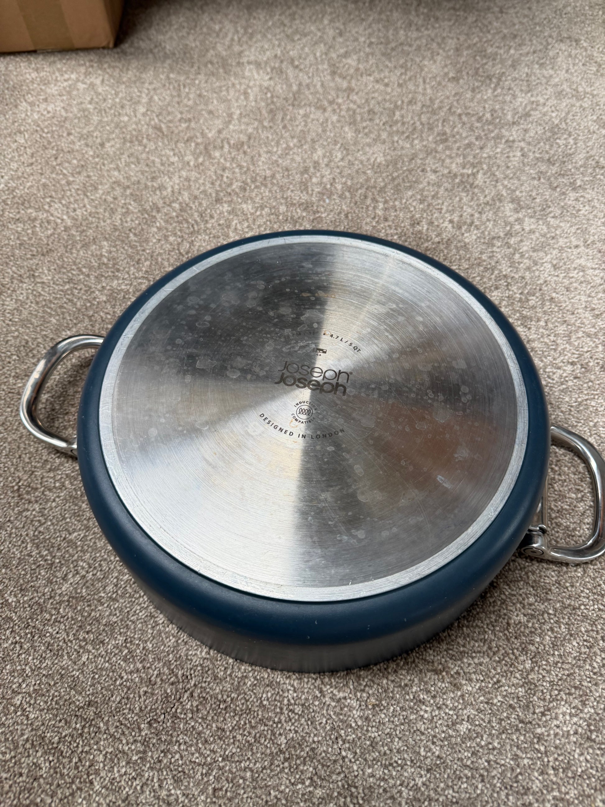 Joseph Joseph Space Folding Handle Aluminium Non-Stick Shallow Casserole & Lid,