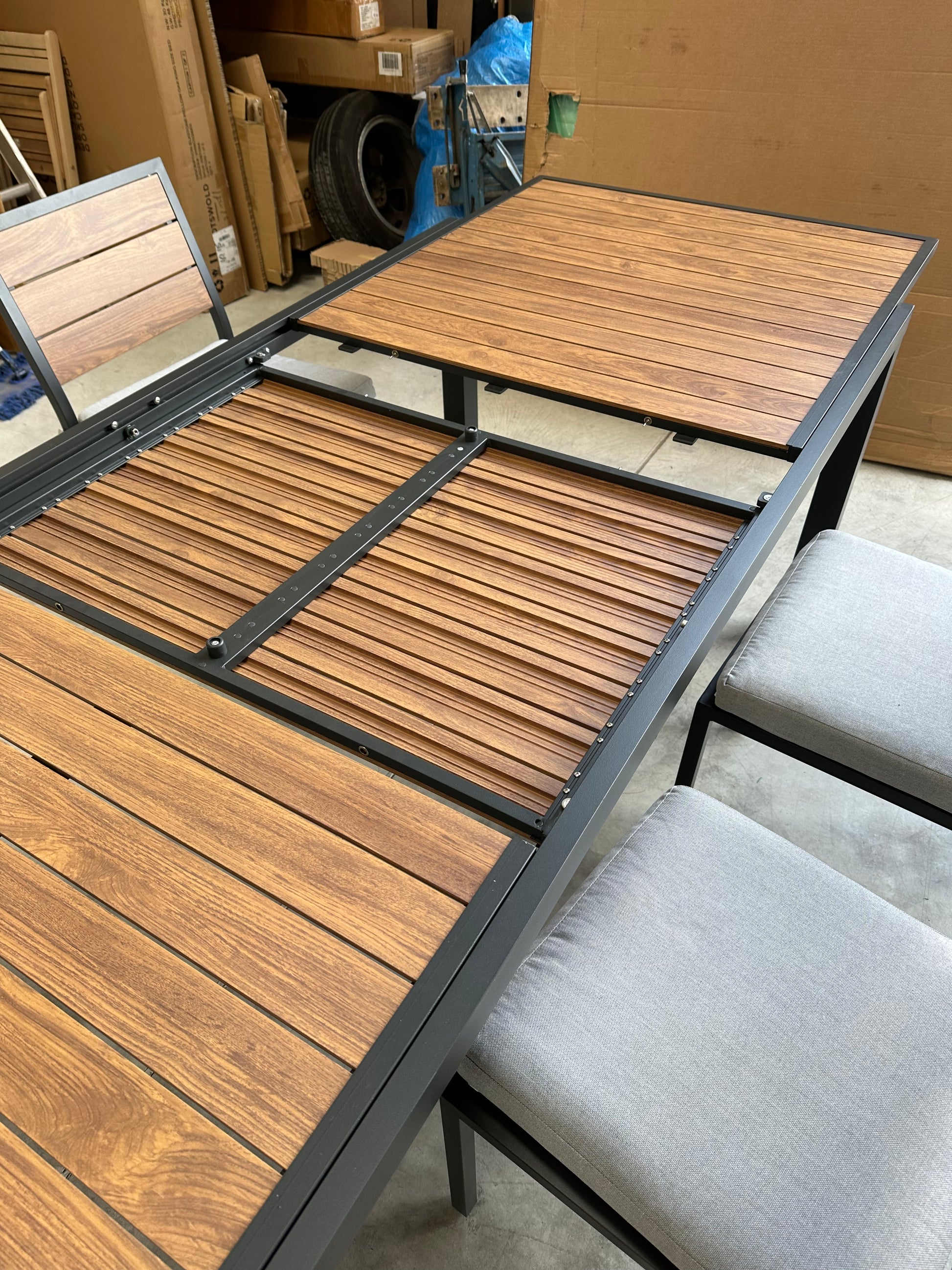 Platform extending table set