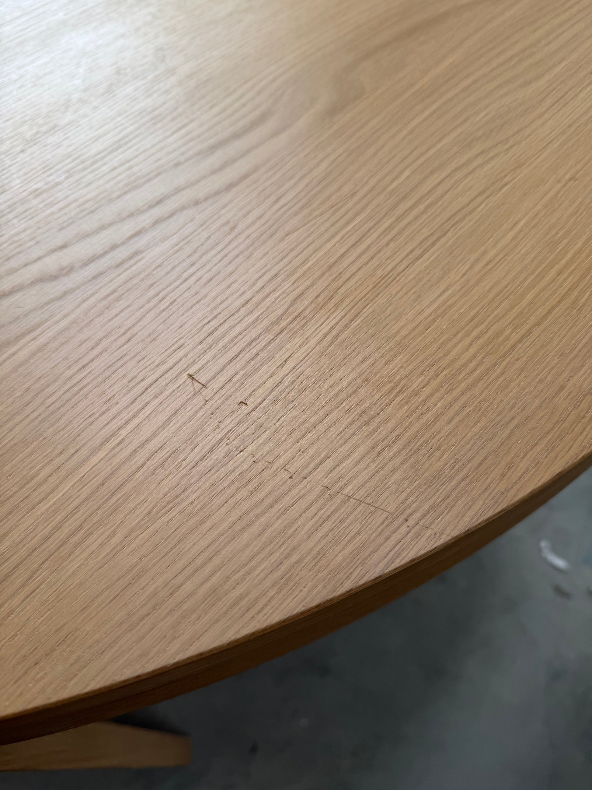 MIRA II RND TBLE EXT OAK