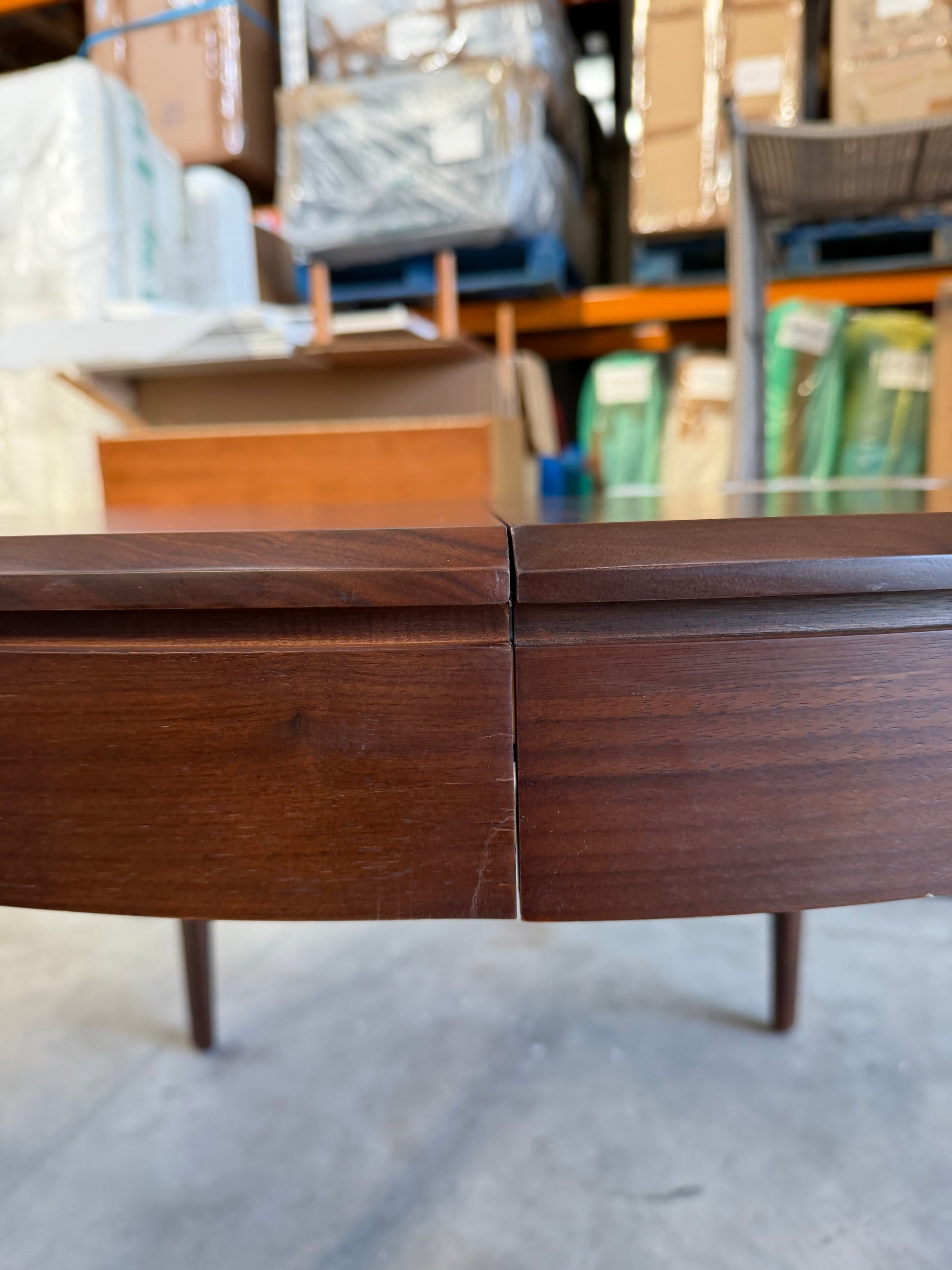 La Redoute AM.PM Sanara Walnut and Veneer Extendable Round Table 4 - 8 People