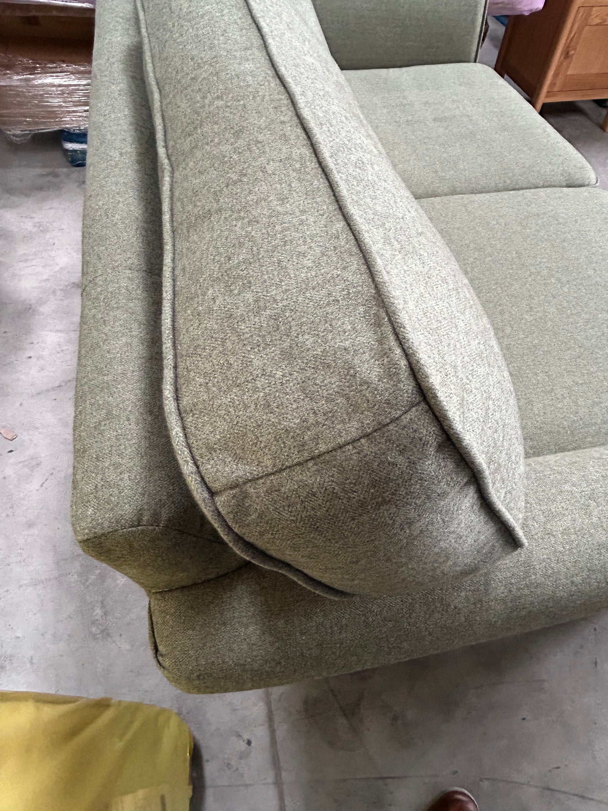 CHARLOTTE 2 MED SOFA