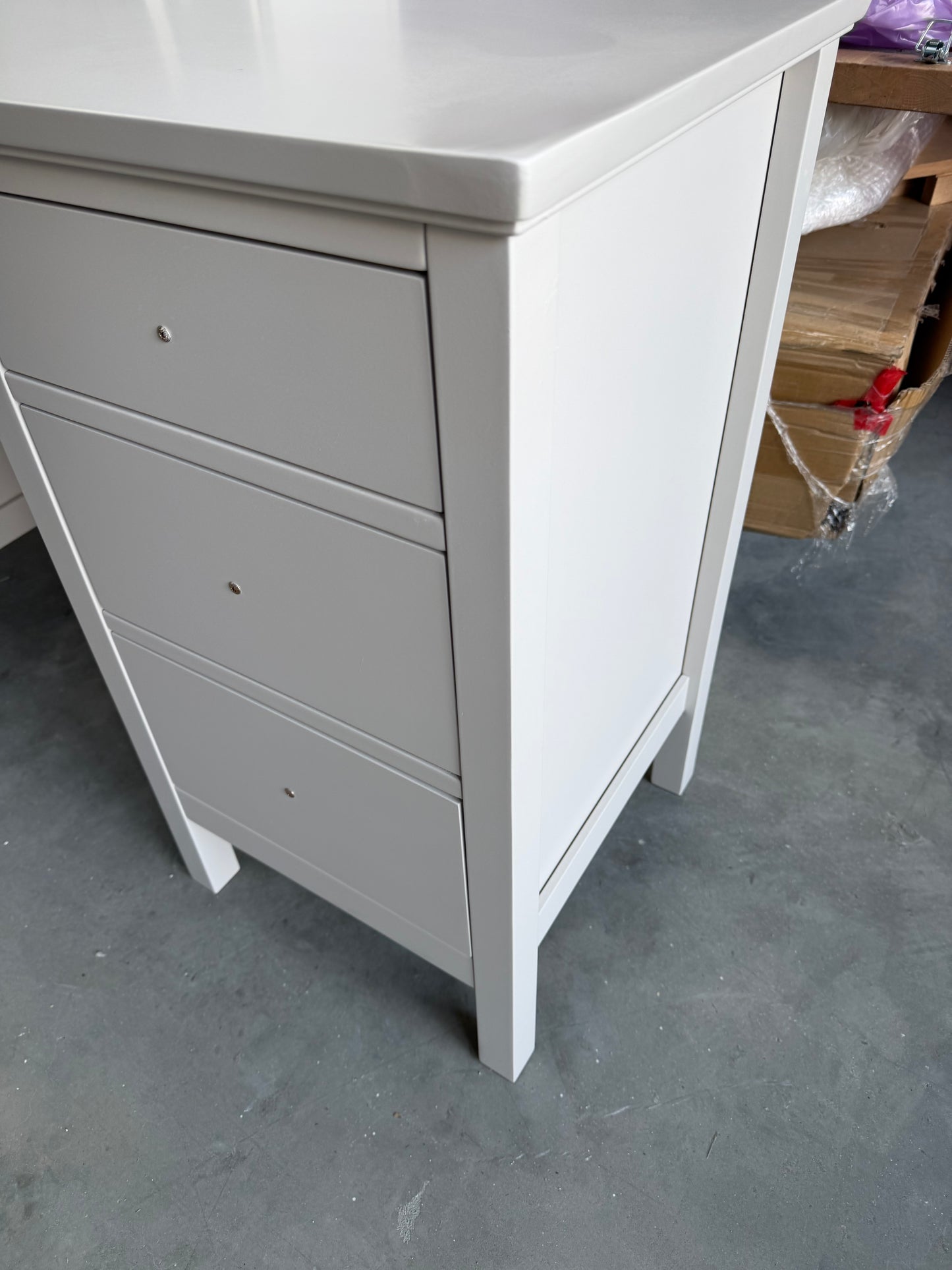 WILTON LINEN DRESSING TABLE