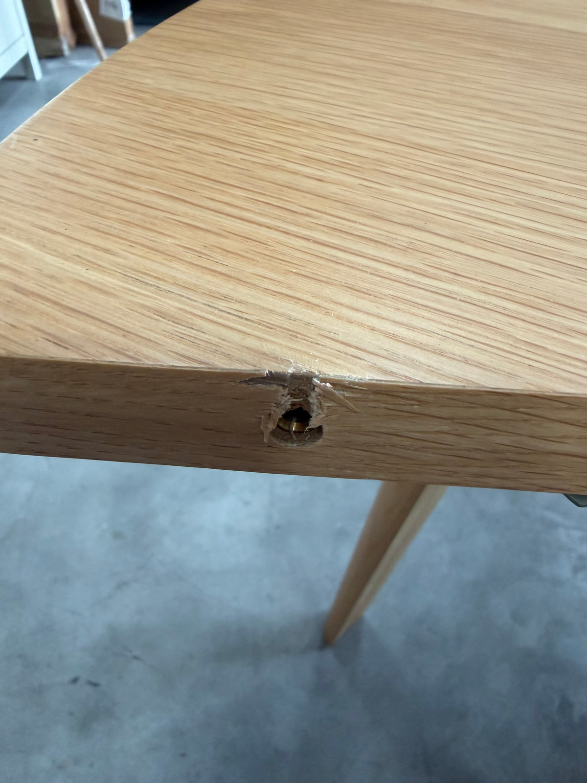 John Lewis Dining Table Round 4-6 Seater Notch