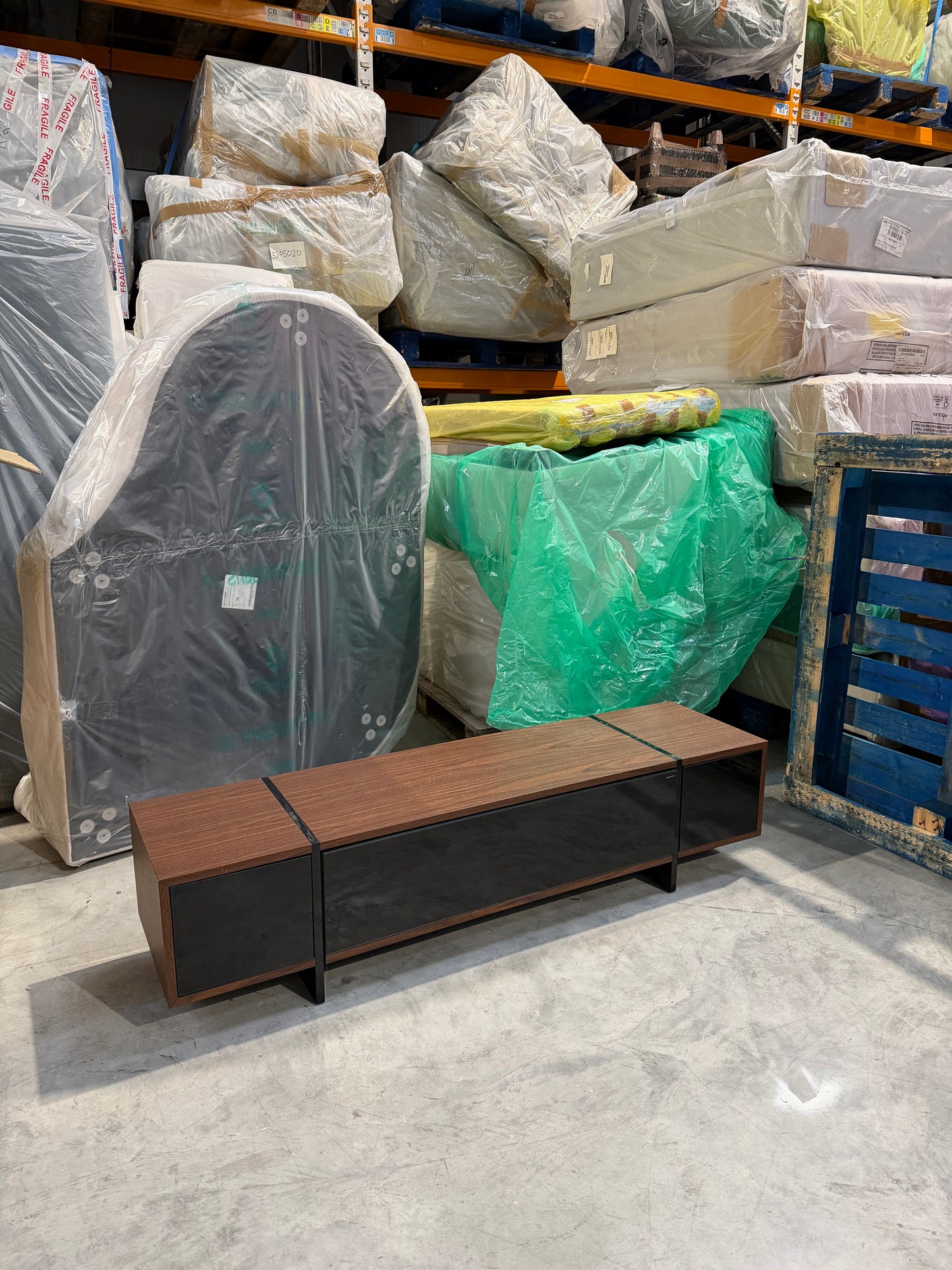 AVF Edge ED160 TV Stand for TVs up to 80"