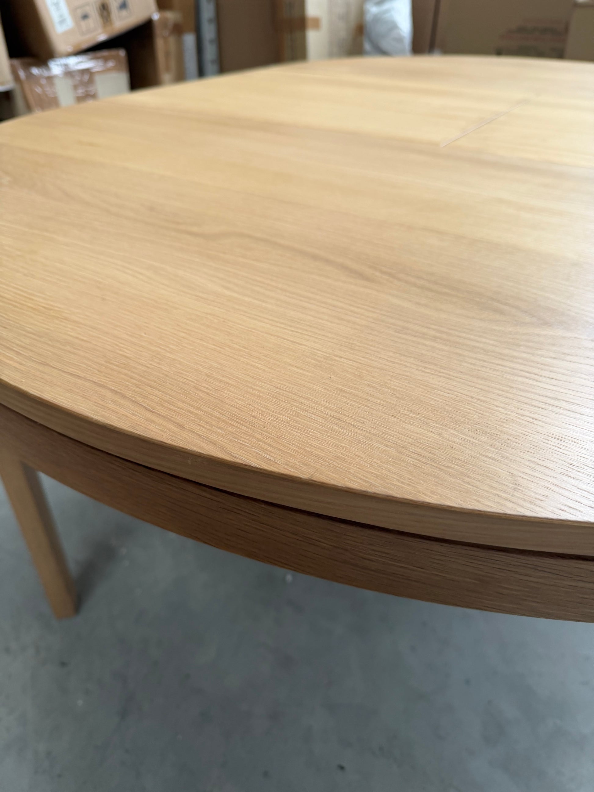 MIRA II RND TBLE EXT OAK