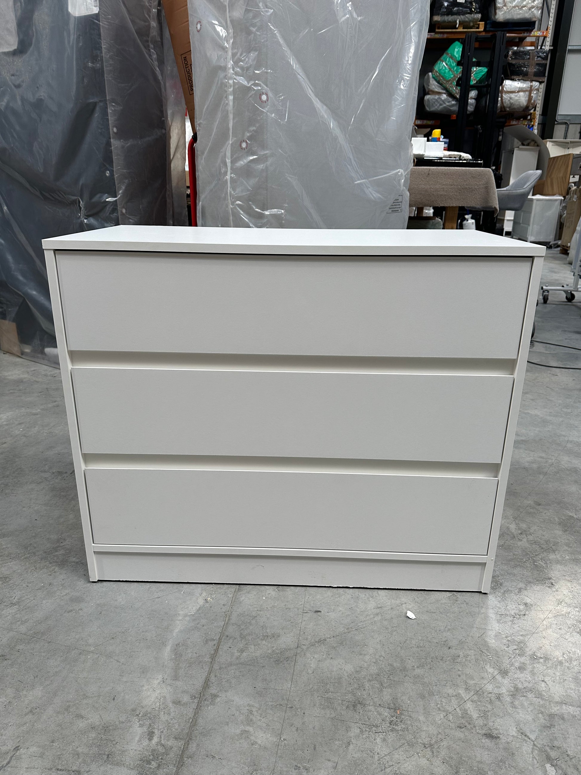 3 drw dresser white