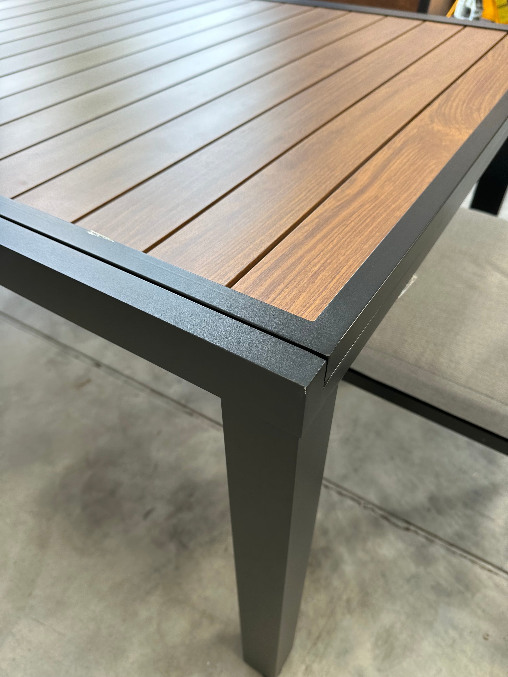 Platform extending table set