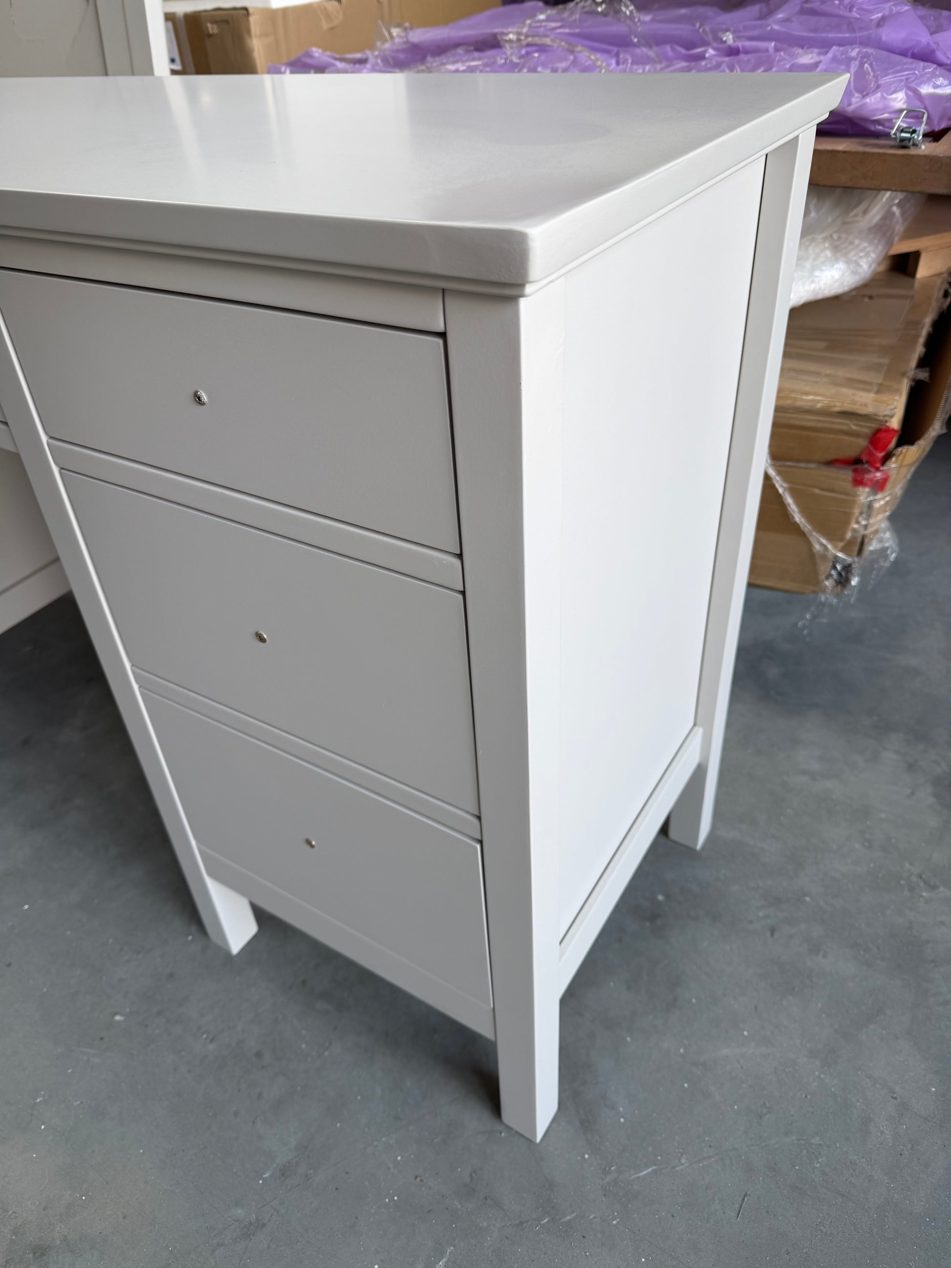 WILTON LINEN DRESSING TABLE