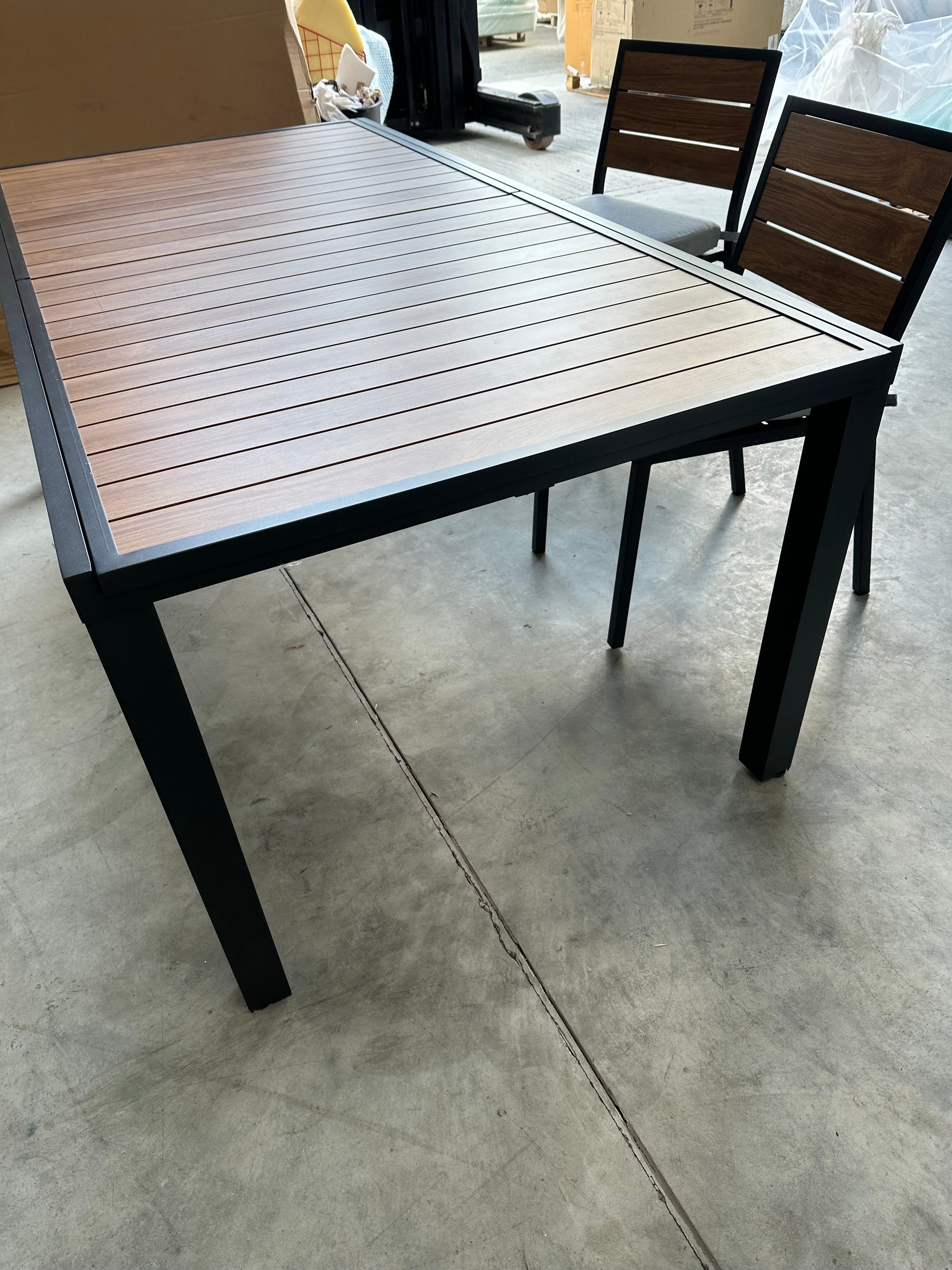 Platform extending table set
