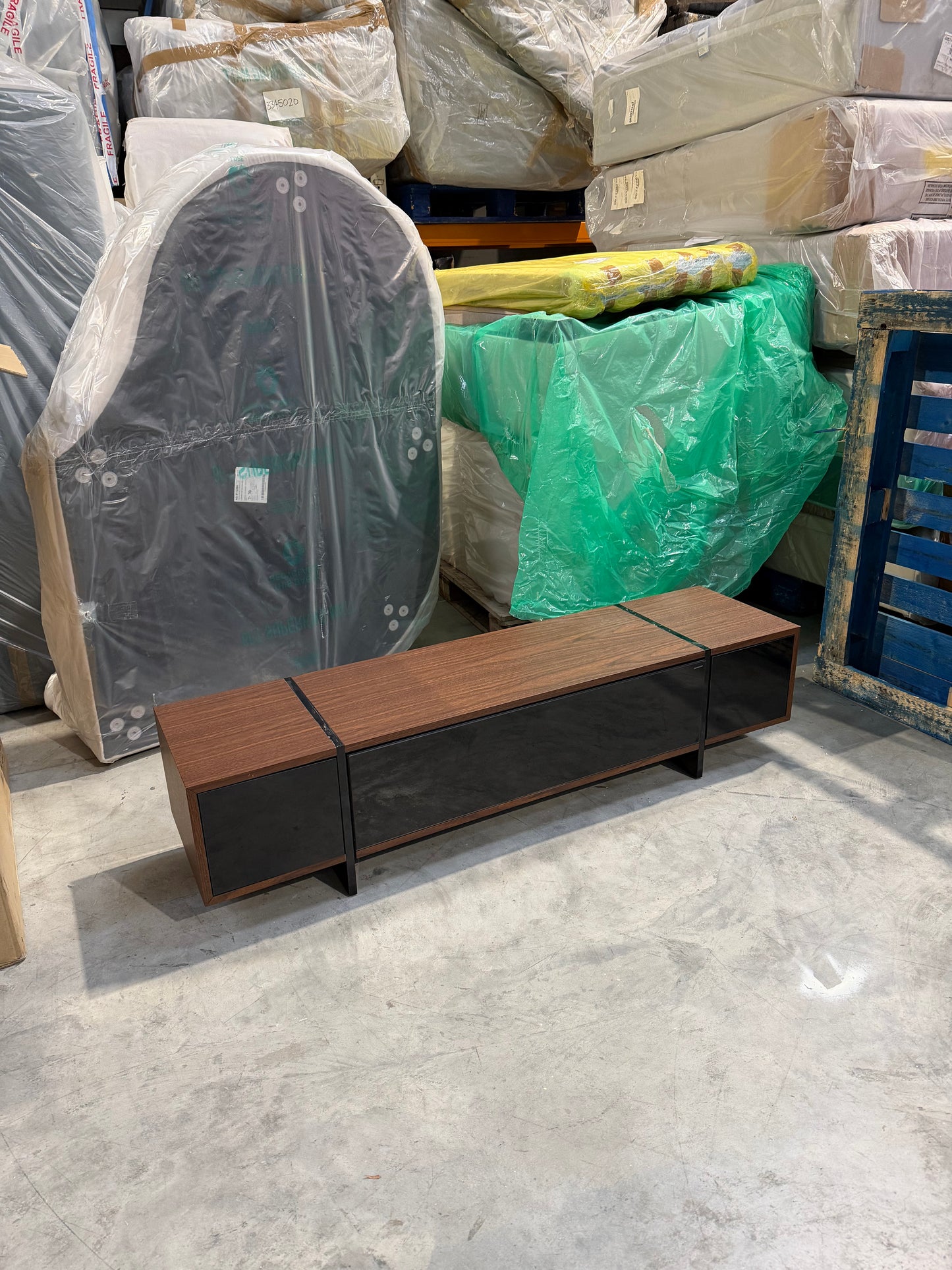 AVF Edge ED160 TV Stand for TVs up to 80"