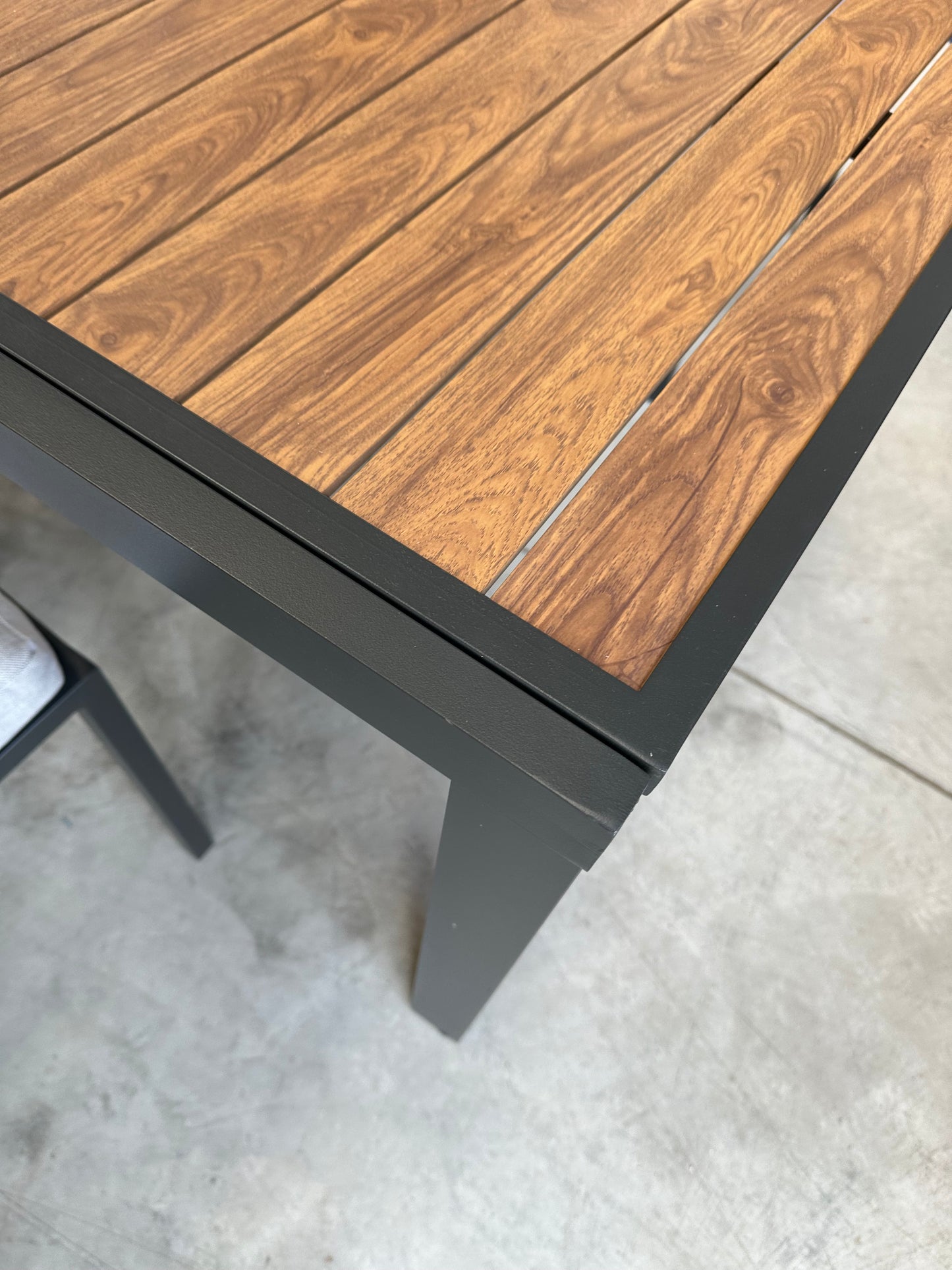 Platform extending table set