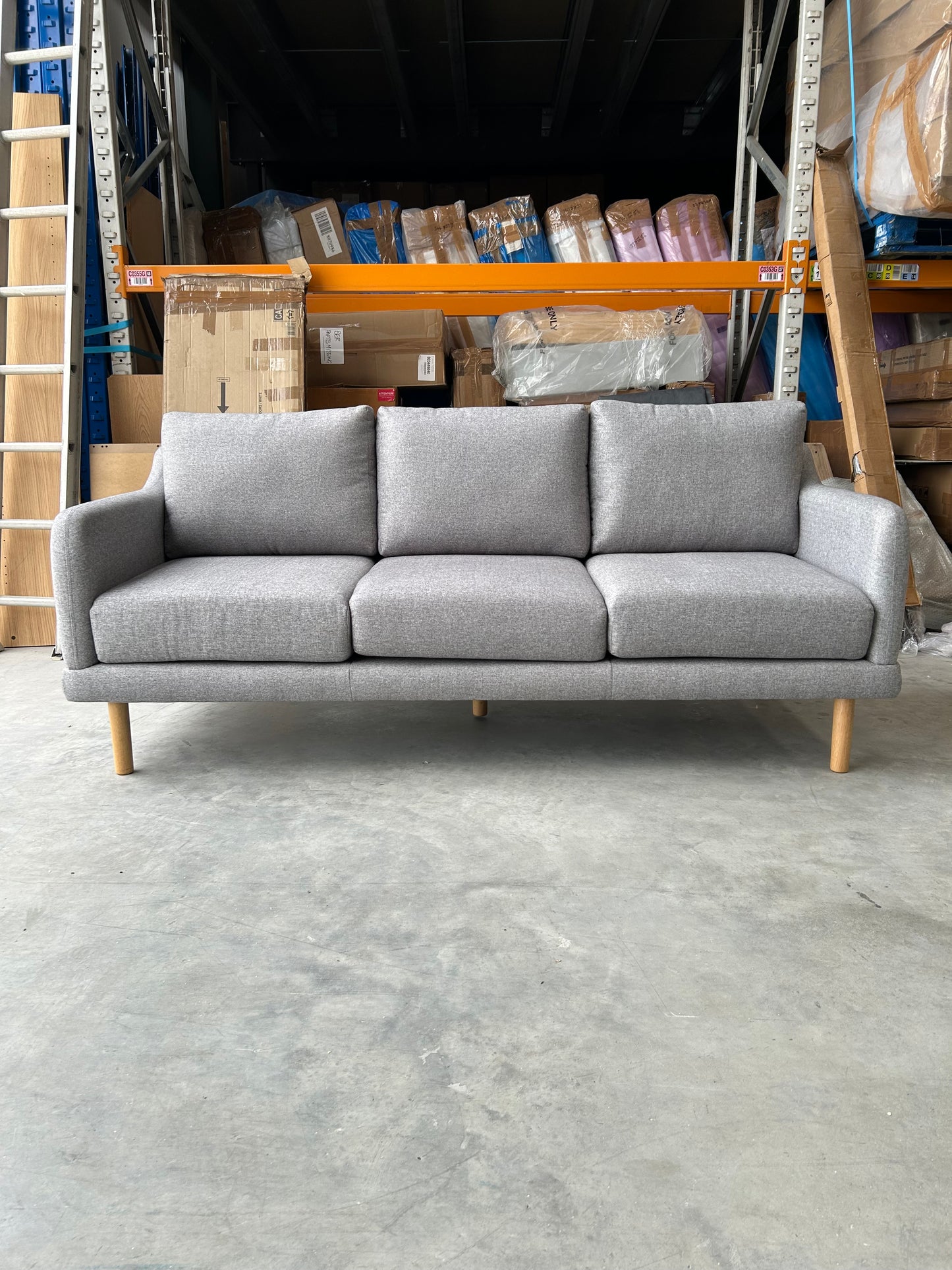 SWEEP LRG SAGA GREY LL - LIST