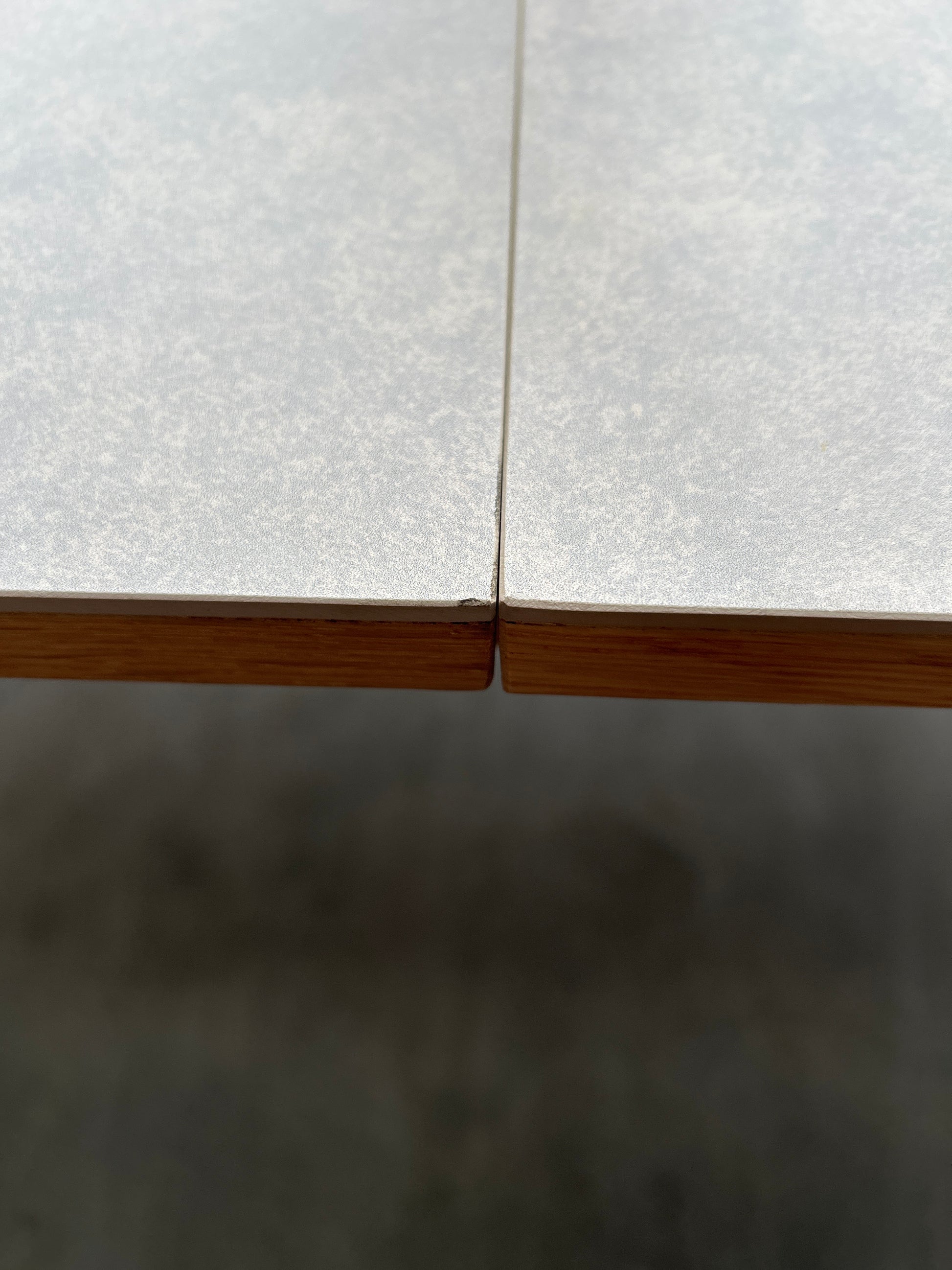 Mira ceramic dining tbl AS03