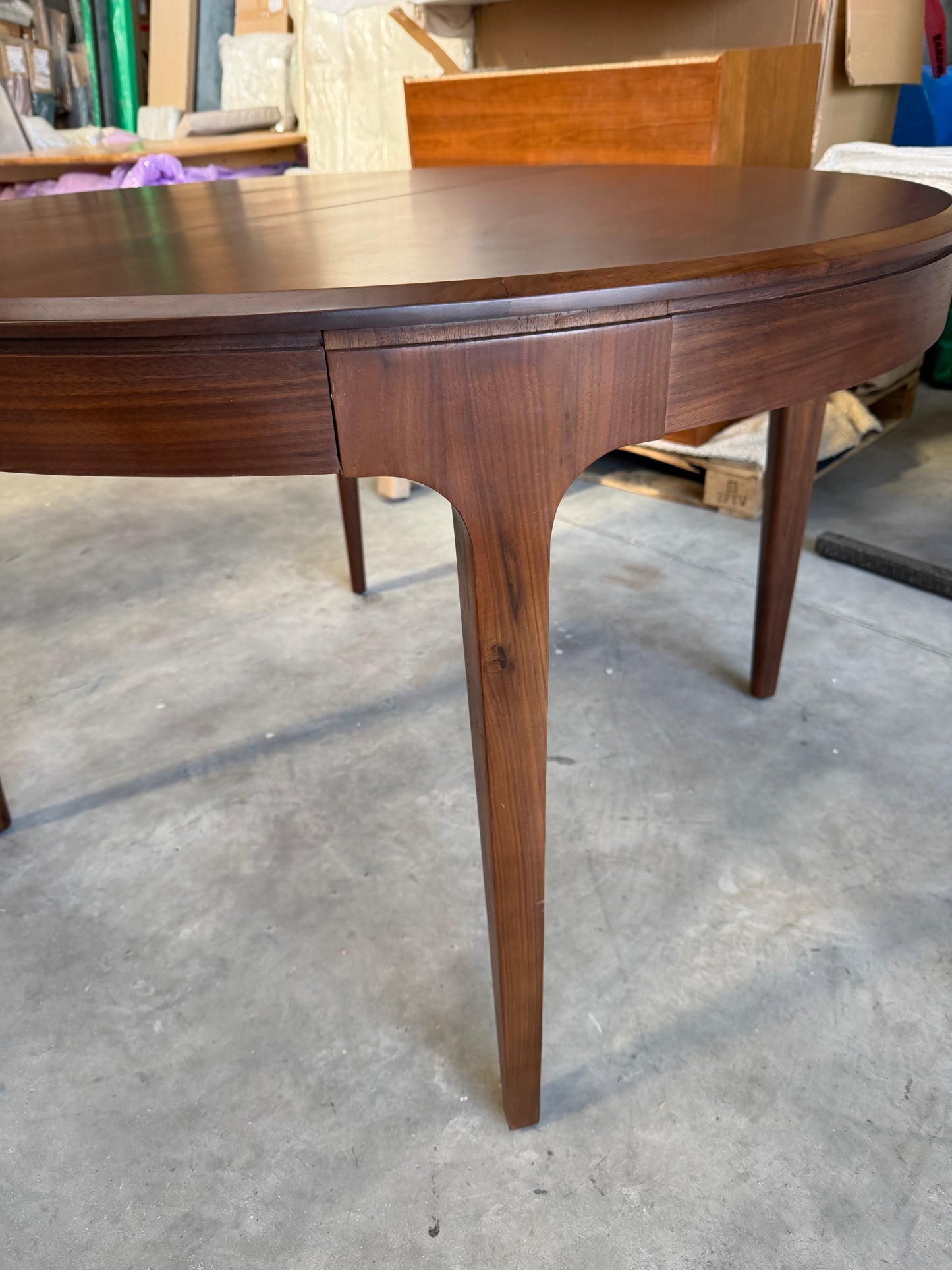 La Redoute AM.PM Sanara Walnut and Veneer Extendable Round Table 4 - 8 People