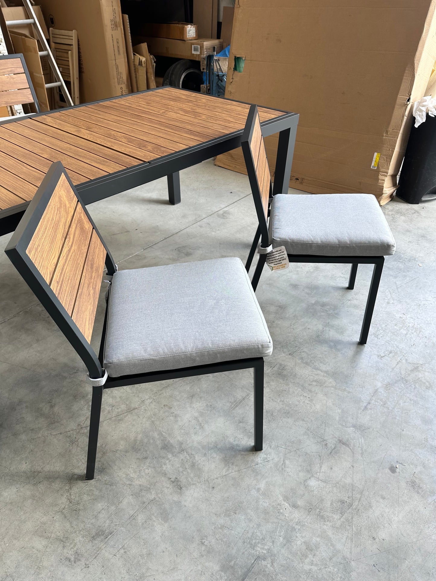 Platform extending table set