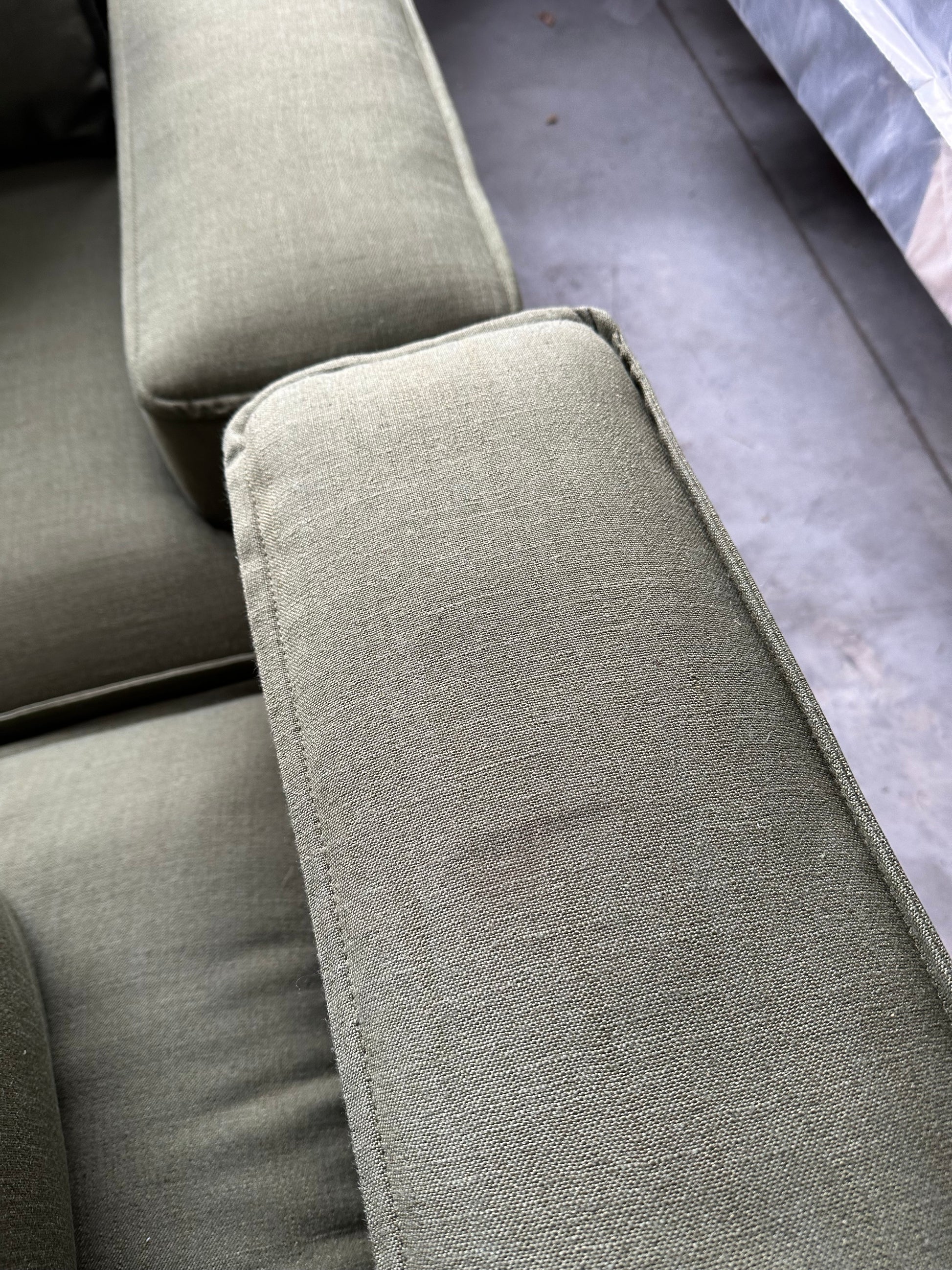 John Lewis Border Grand 4 Seater Sofa, Dark Leg, Relaxed Linen Olive