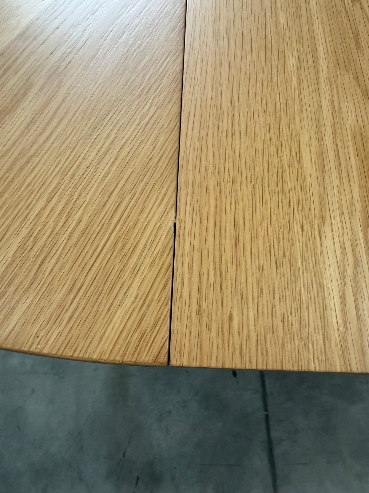 John Lewis Dining Table Round 4-6 Seater Notch