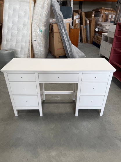 Wilton Dressing table W LIST