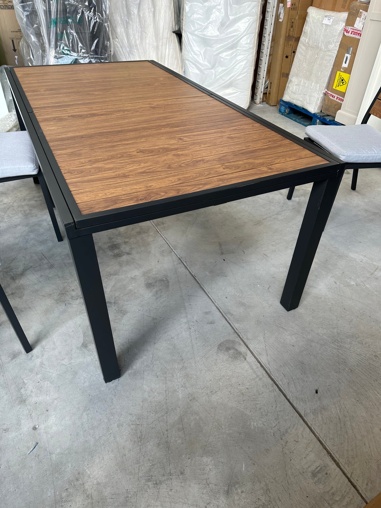 Platform extending table set