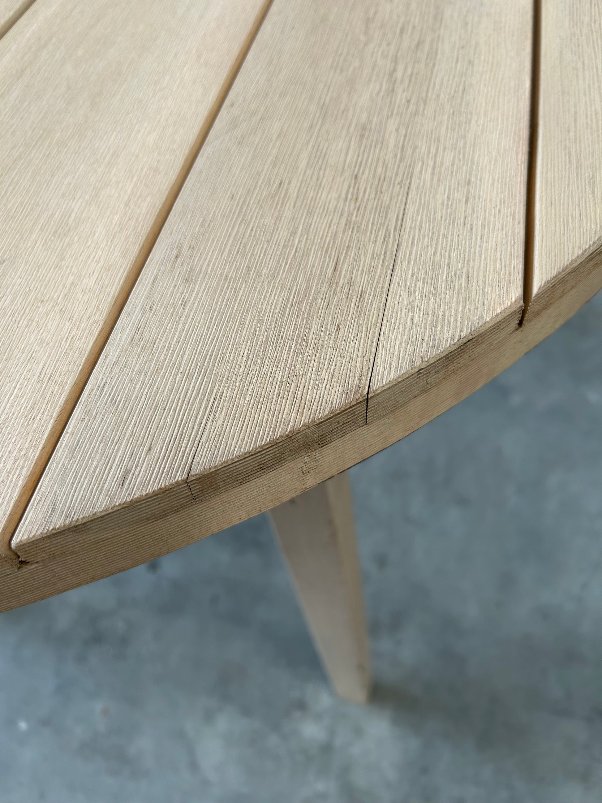 ohn Lewis Burford Round Garden Dining Table, 100cm