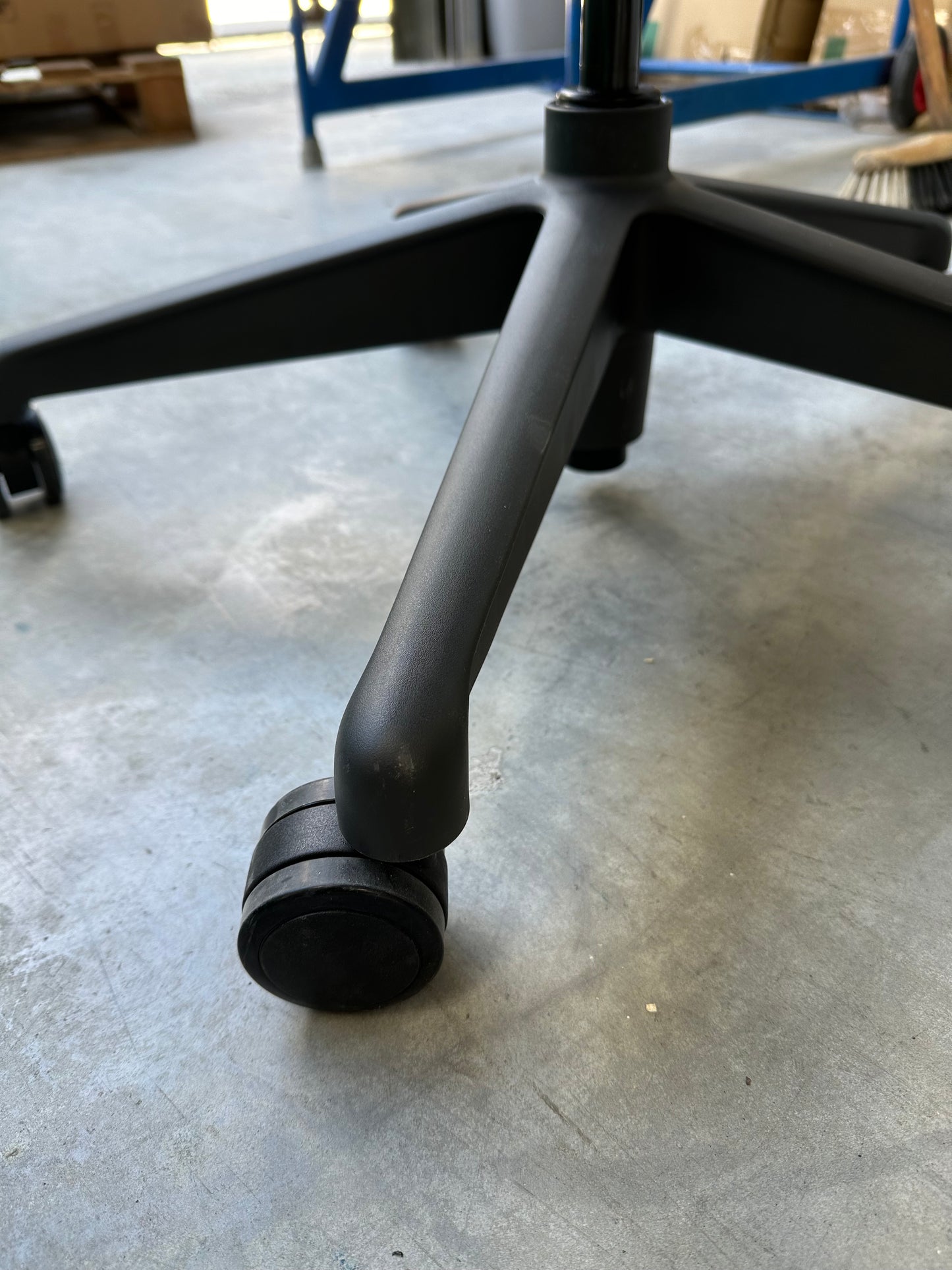 Herman Miller Aeron Office Chair, Graphite Size B