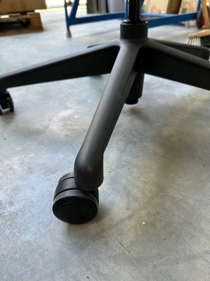 Herman Miller Aeron Office Chair, Graphite Size B