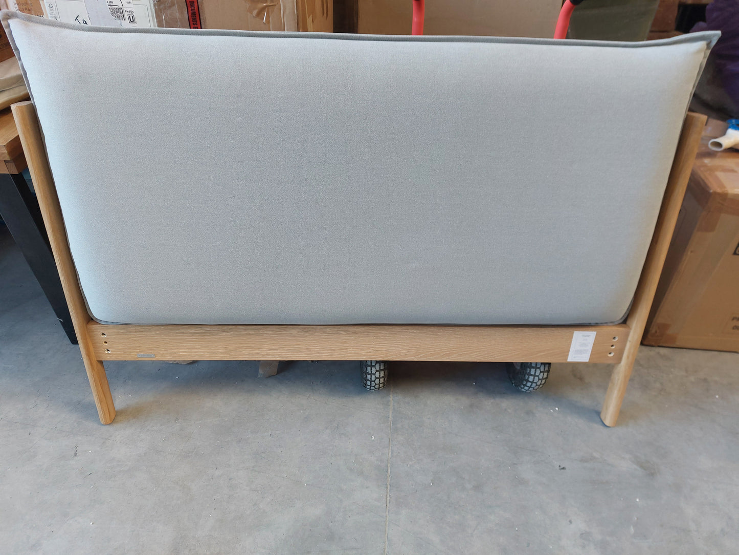 List - PILLOW BED GREY 135CM