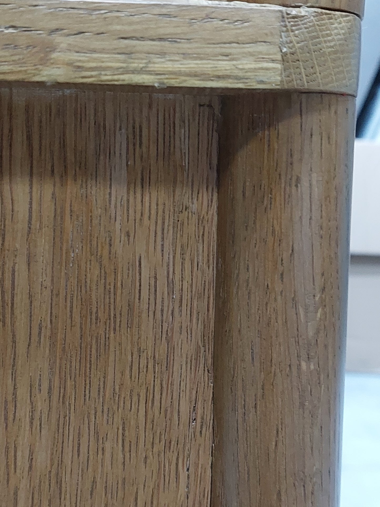 Find and list 80300405 spindle oak wardrobe