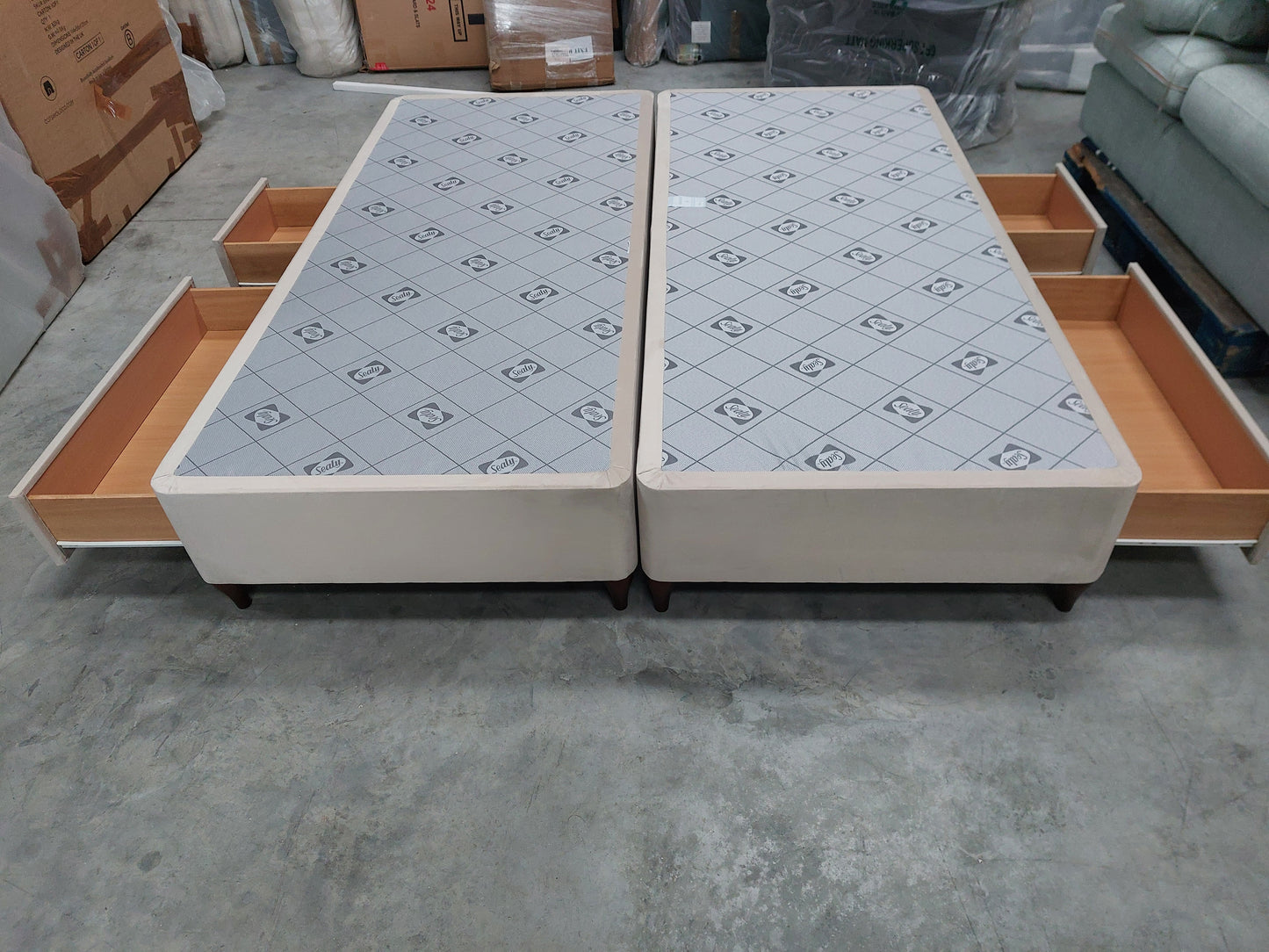 Sealy Posturepedic Exquisite 2 + 2 Drawer Divan Base, Rich Oak Legs Super King Size