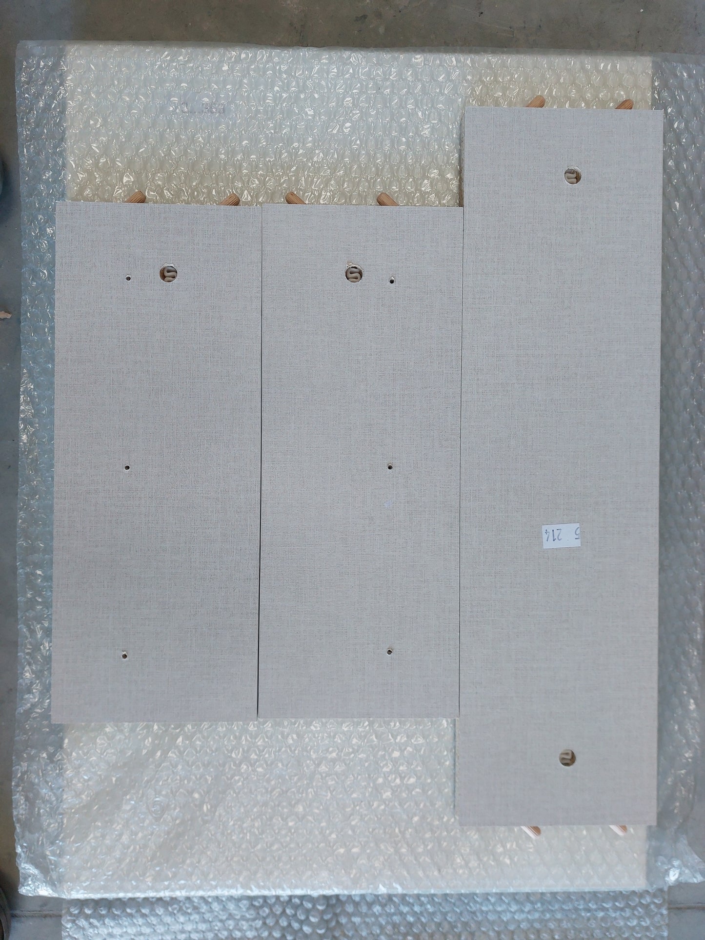 List - Harllson Bside White