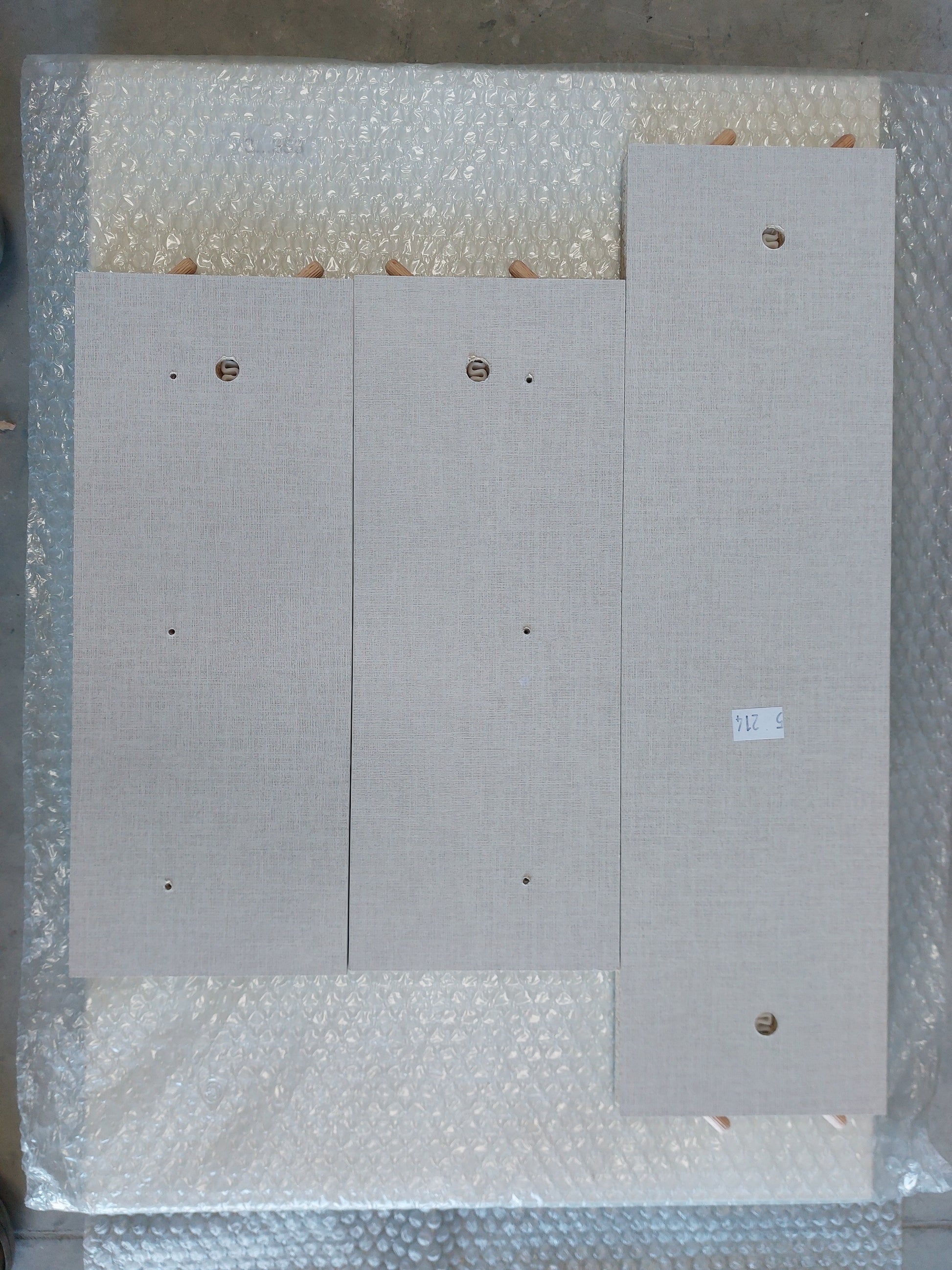 List - Harllson Bside White