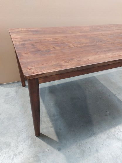 nkuku Anbu Acacia 6 Seater Small Dining Table