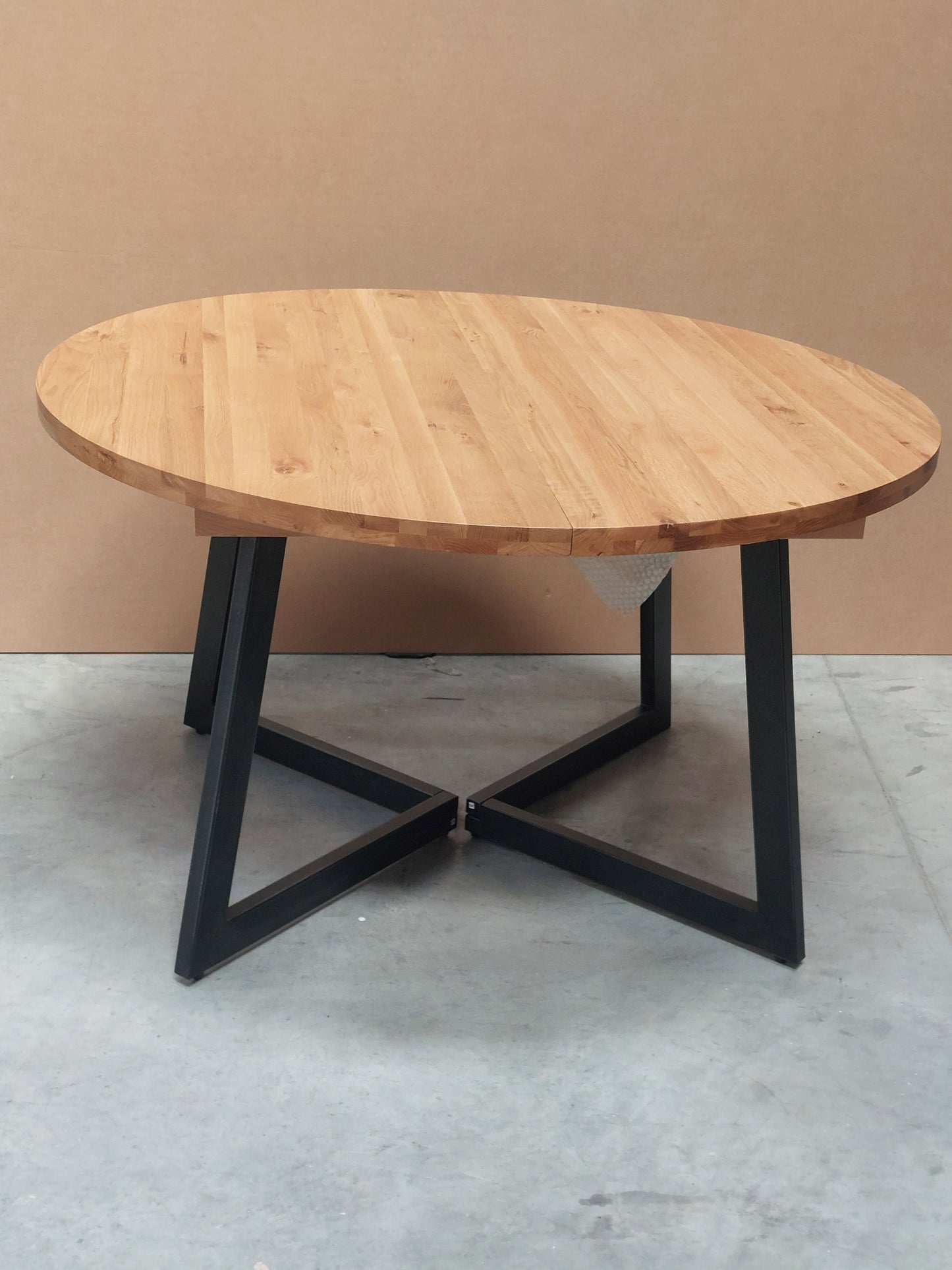 John Lewis Calia 4-6 Seater Round Extending Dining Table, Solid Oak