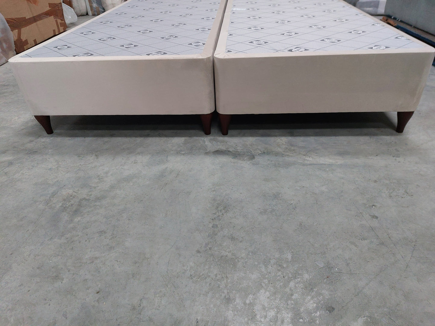 Sealy Posturepedic Exquisite 2 + 2 Drawer Divan Base, Rich Oak Legs Super King Size