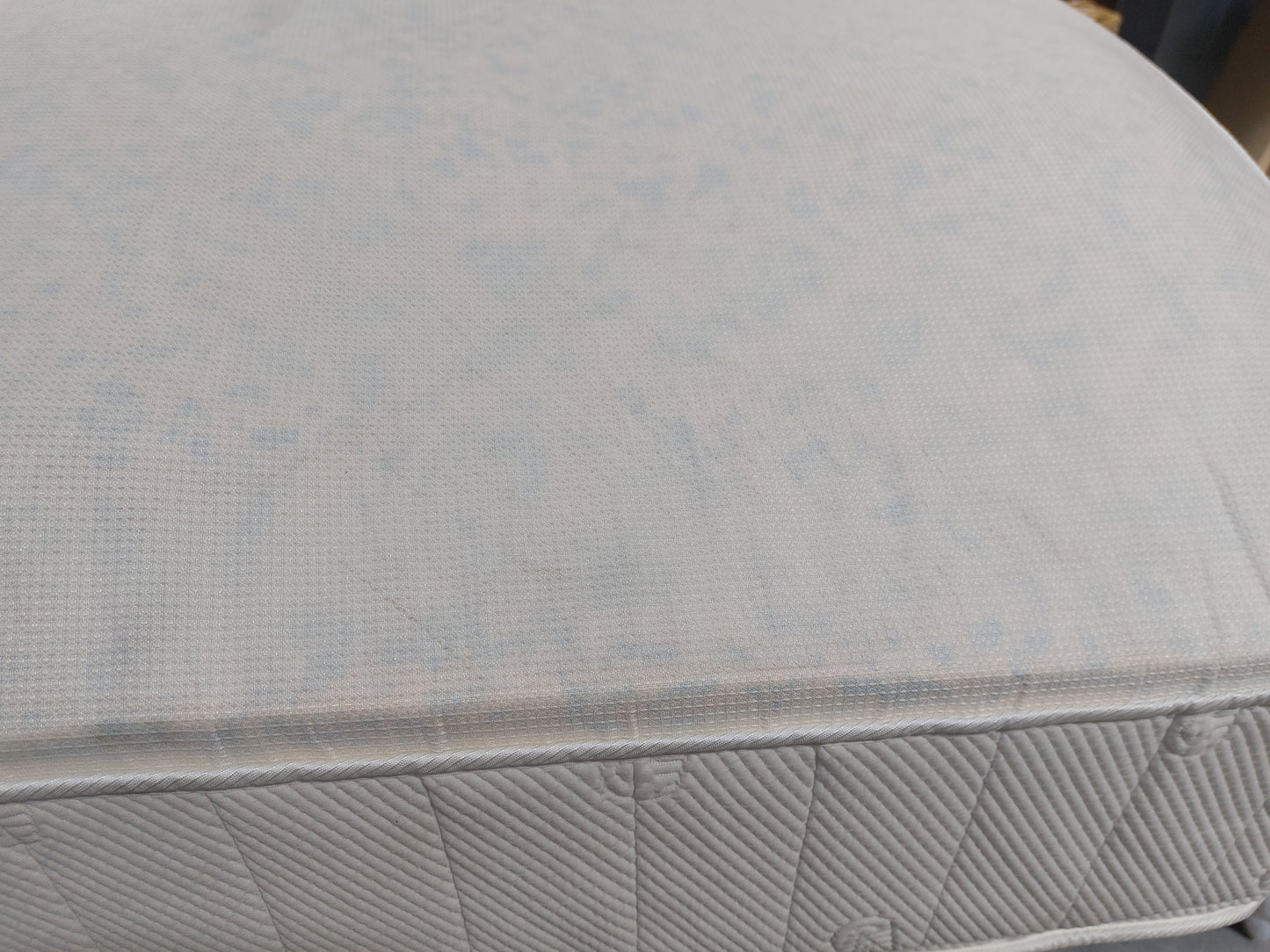 John Lewis Mattress  Super King Latex Cool Collection 2400 Pocket Spring Medium/Firm