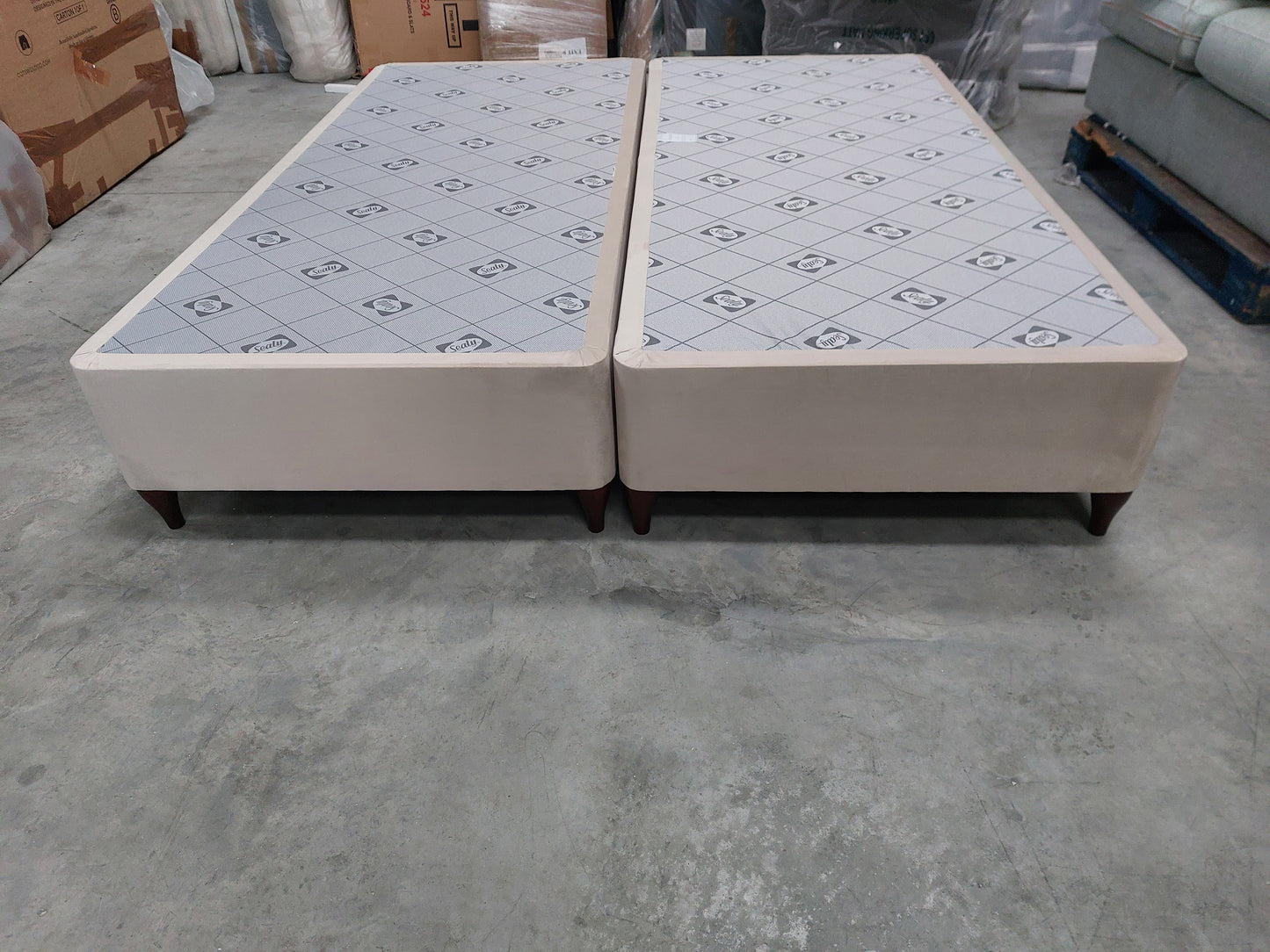 Sealy Posturepedic Exquisite 2 + 2 Drawer Divan Base, Rich Oak Legs Super King Size