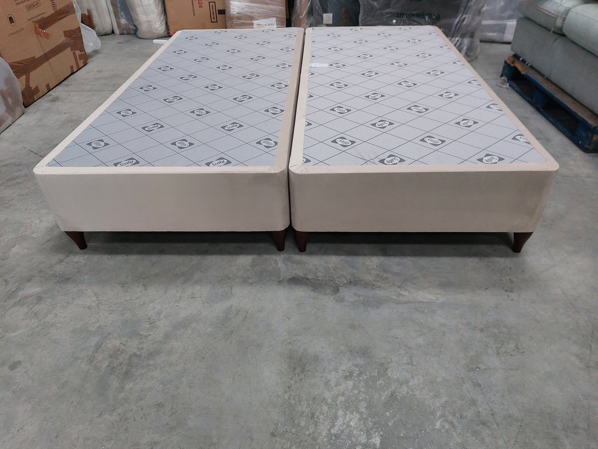 Sealy Posturepedic Exquisite 2 + 2 Drawer Divan Base, Rich Oak Legs Super King Size